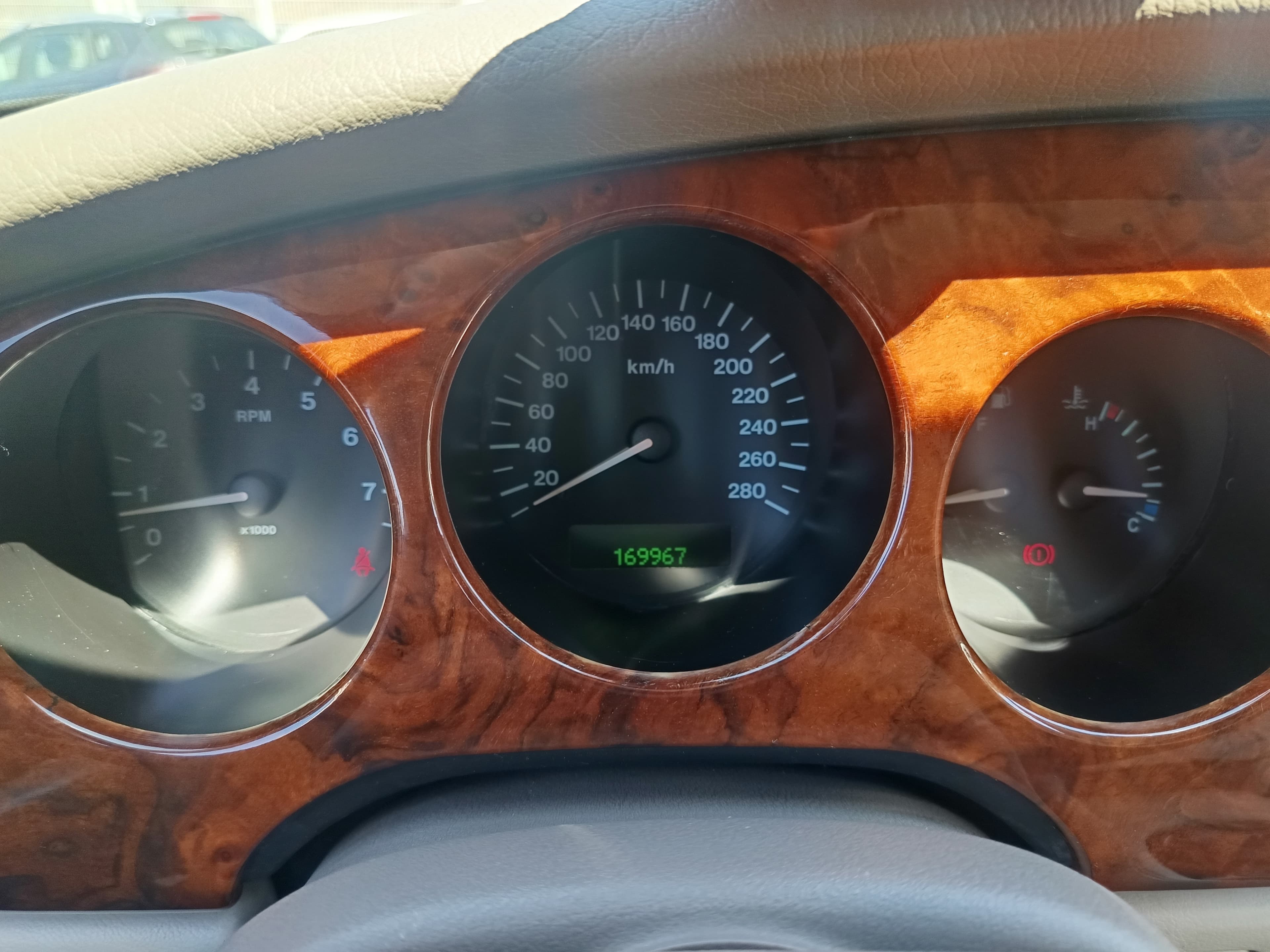 Jaguar XK8 · Ano 1999 — image 32
