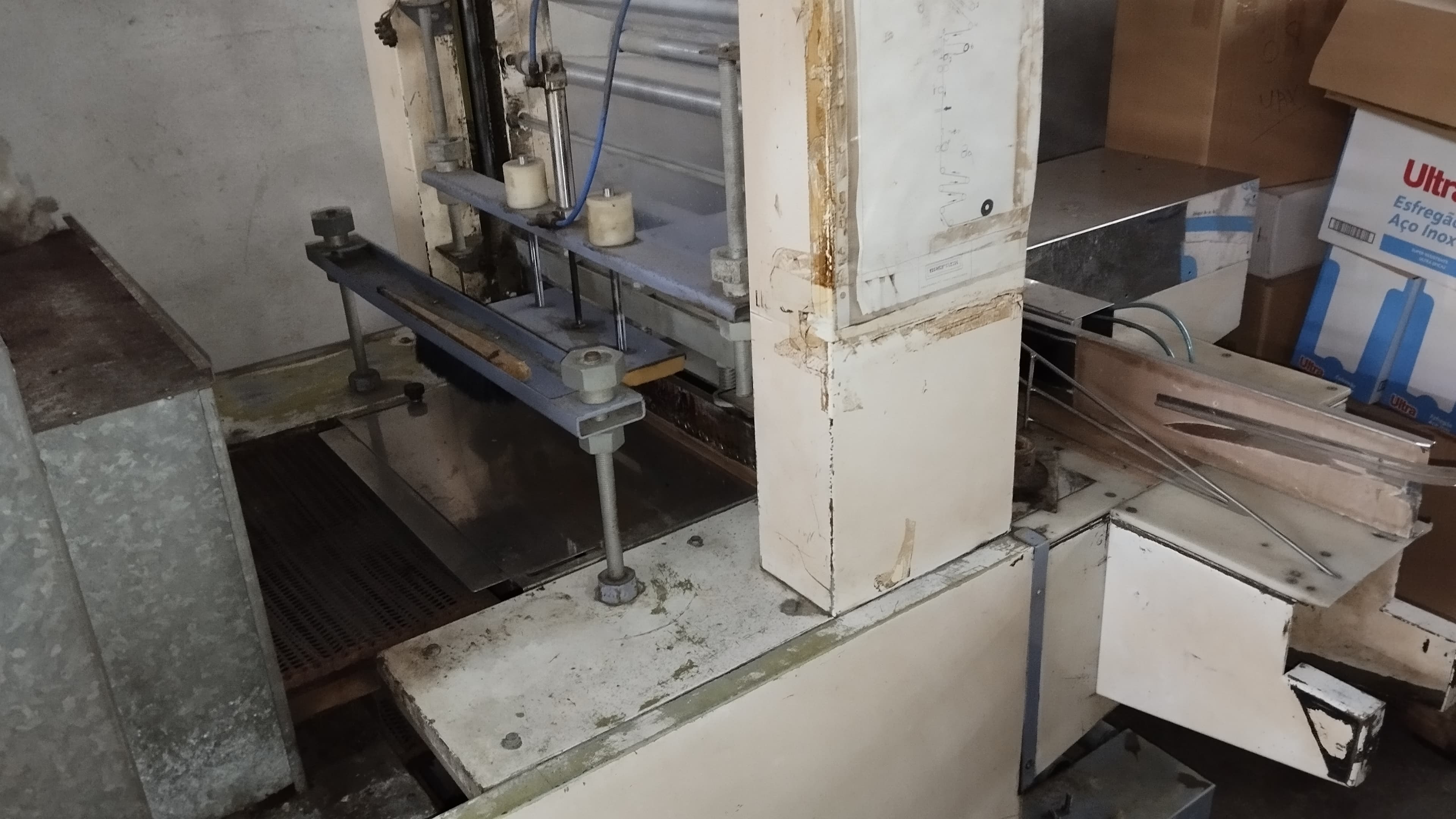 Máquina de Seringar Estojos — imagen 3