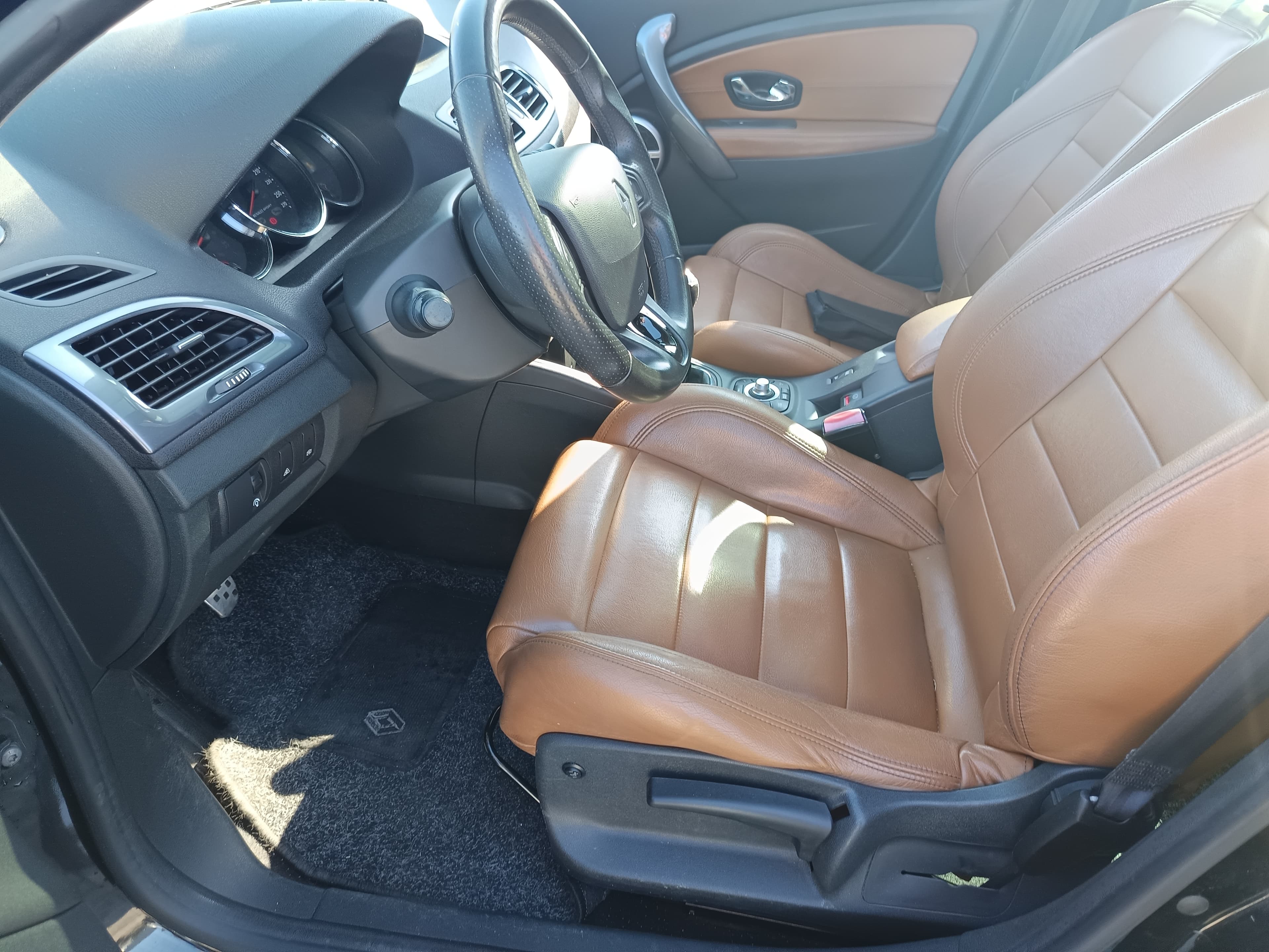 Renault Mégane · Ano 2012 — image 34