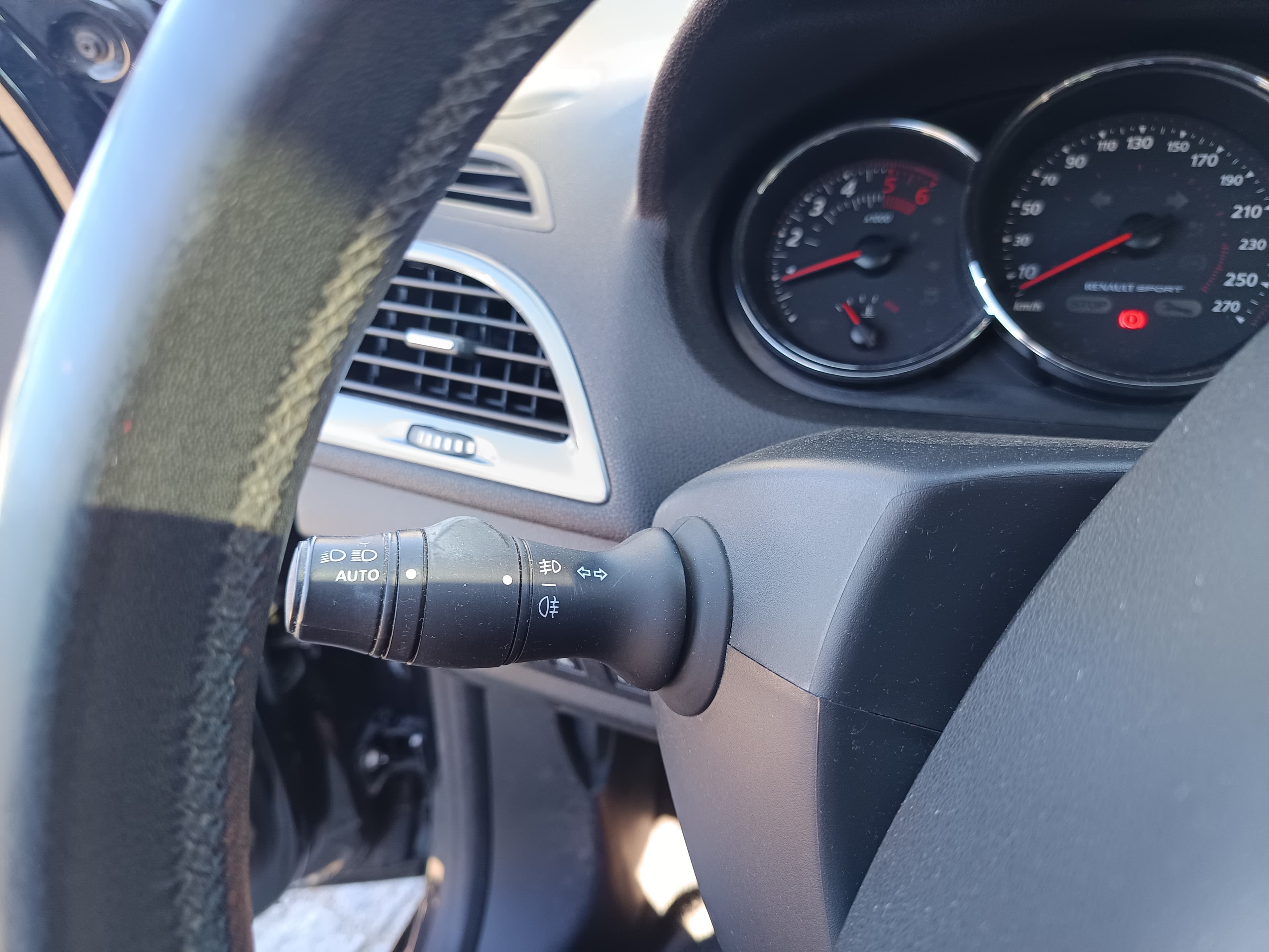 Renault Mégane · Ano 2012 — image 45