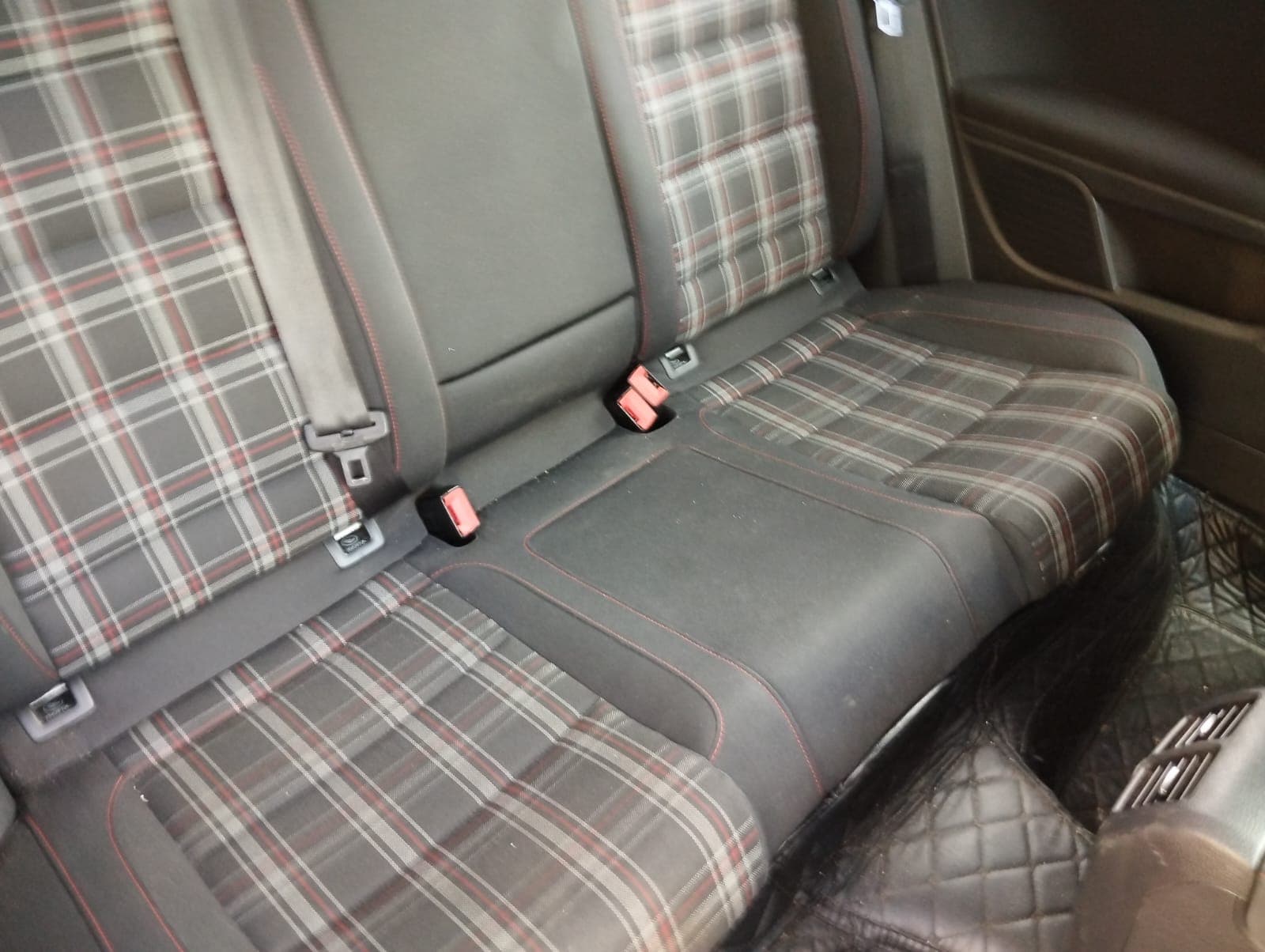 Volkswagen Golf 2.0 TSI GTI · Ano 2012 — imagem 18