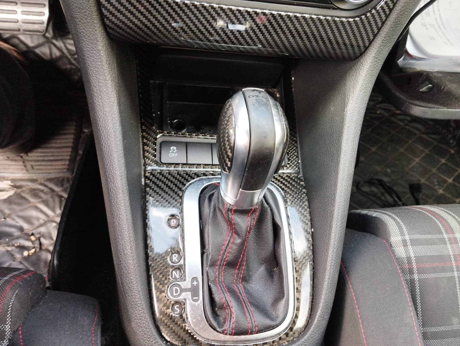Volkswagen Golf 2.0 TSI GTI · Ano 2012 — imagem 14