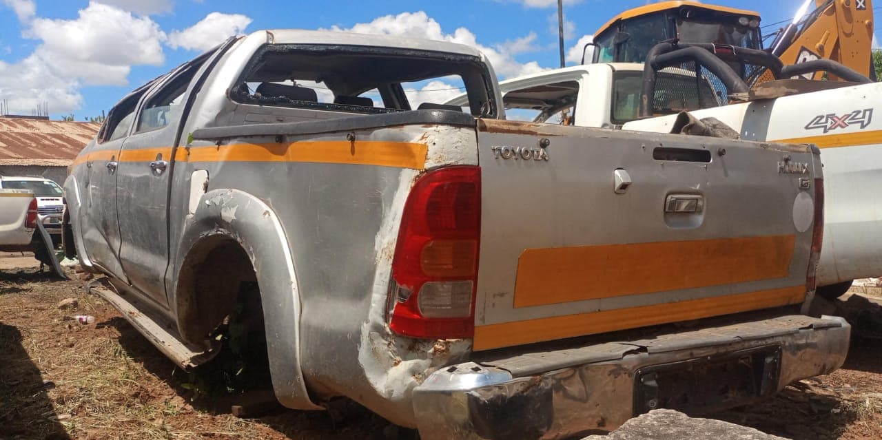 Carcaça de Toyota Hilux — imagem 2
