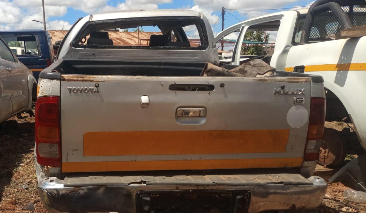 Carcaça de Toyota Hilux — imagem 3