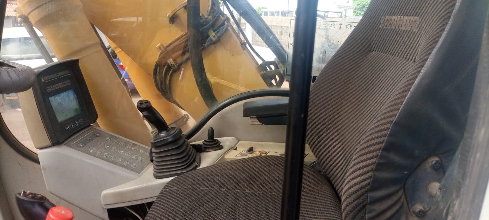 Escavadeira Liebherr A900C — image 5