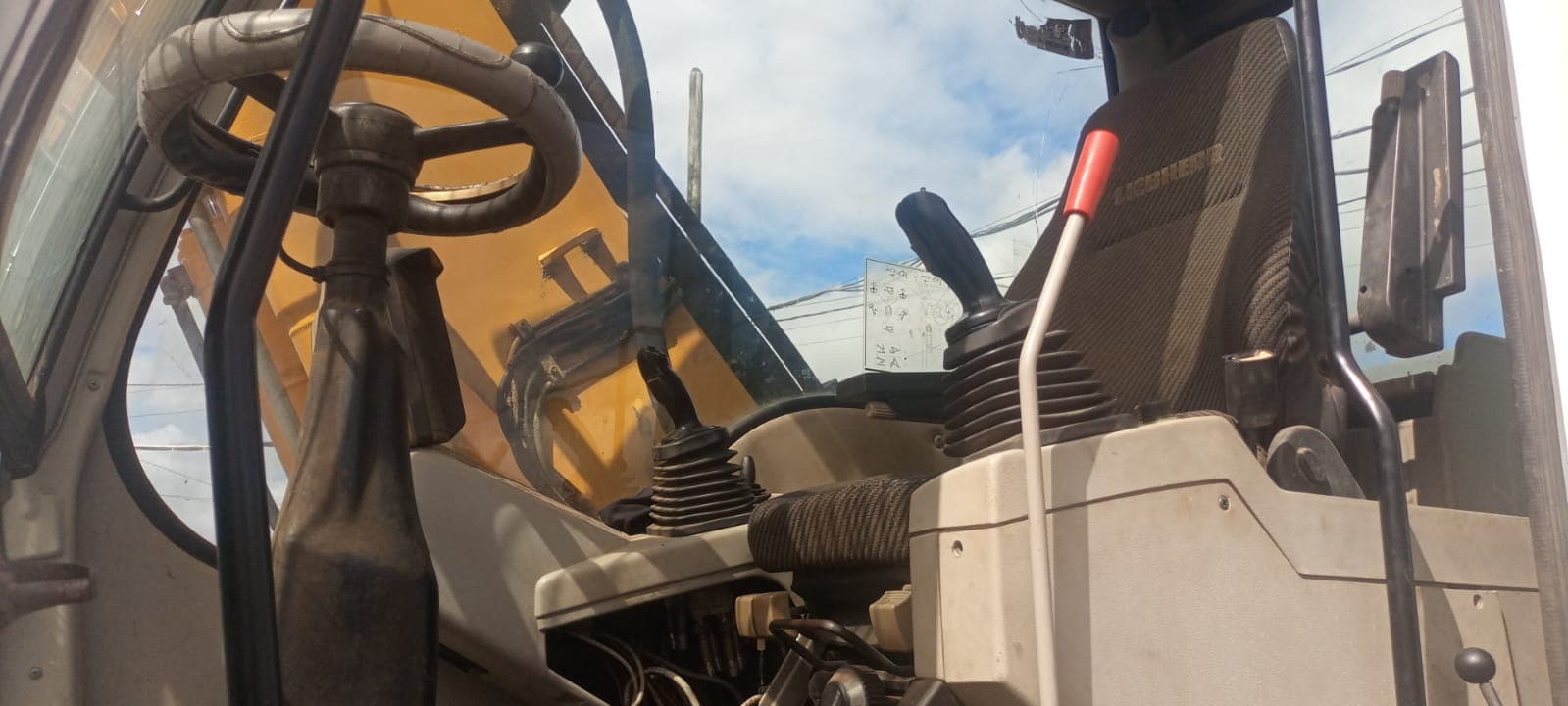 Escavadeira Liebherr A900C — image 8