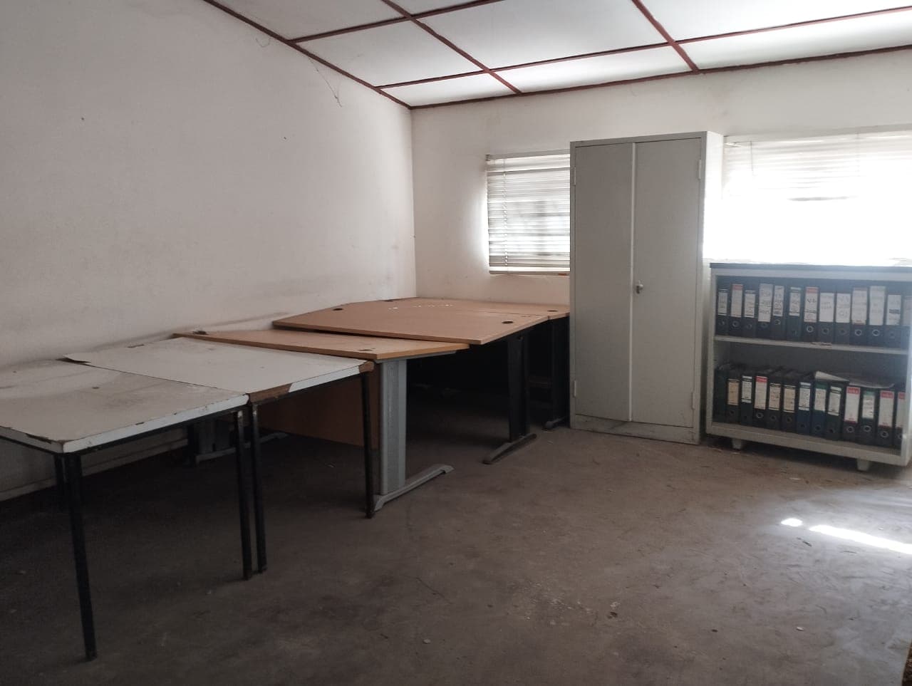 Office Furniture — image 2