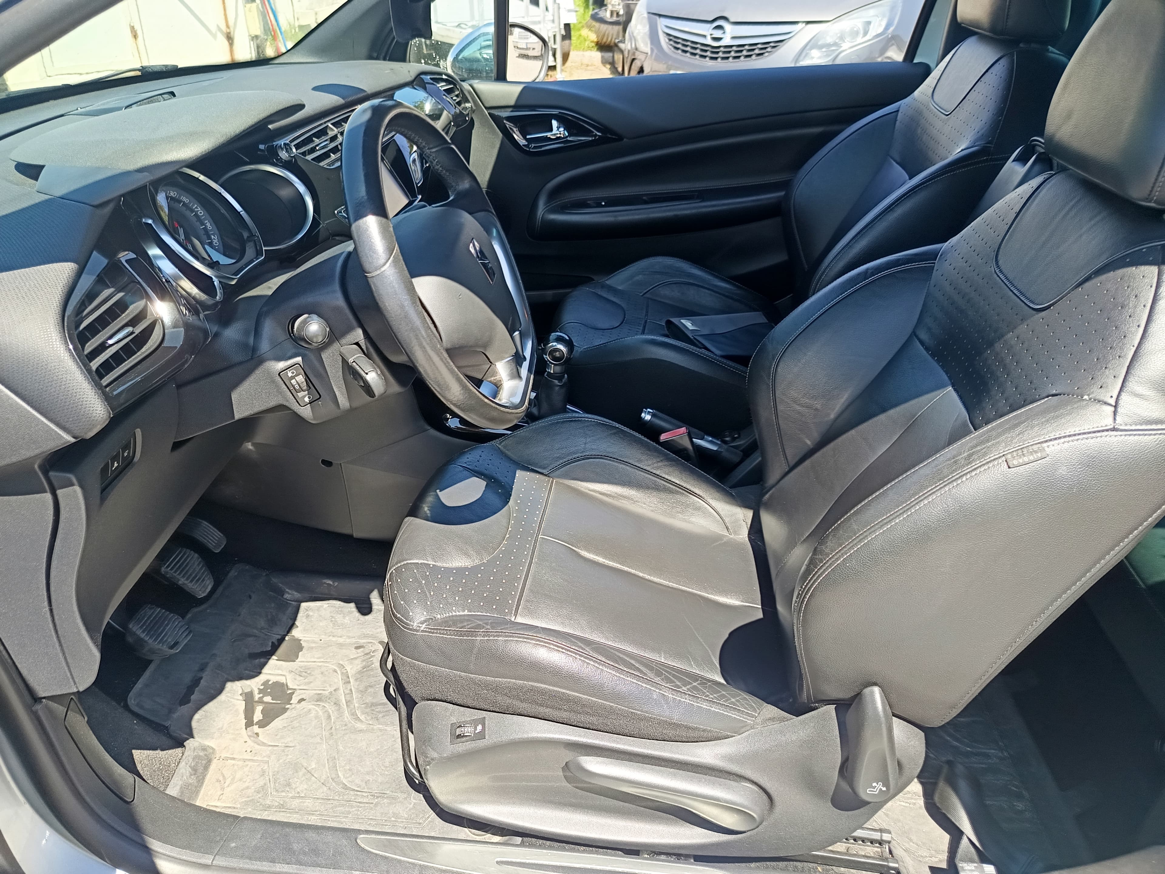 Citroën DS3 · Año 2012 — imagen 22