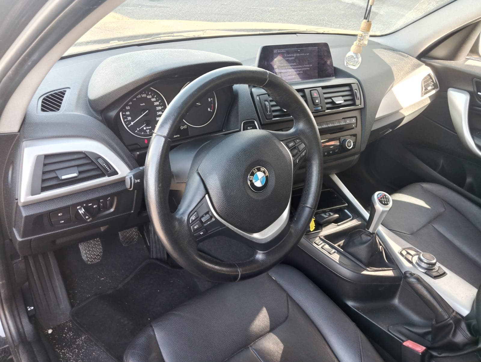 BMW 116D · Ano 2012 — imagem 13