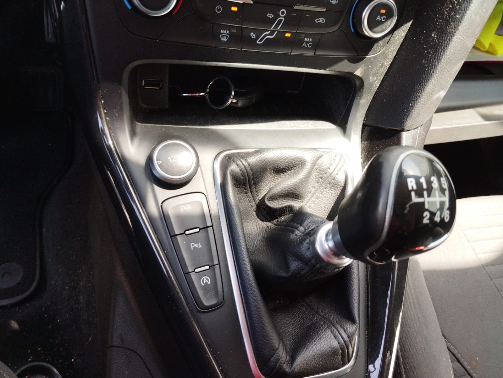 Ford Focus · Ano 2016 — image 26
