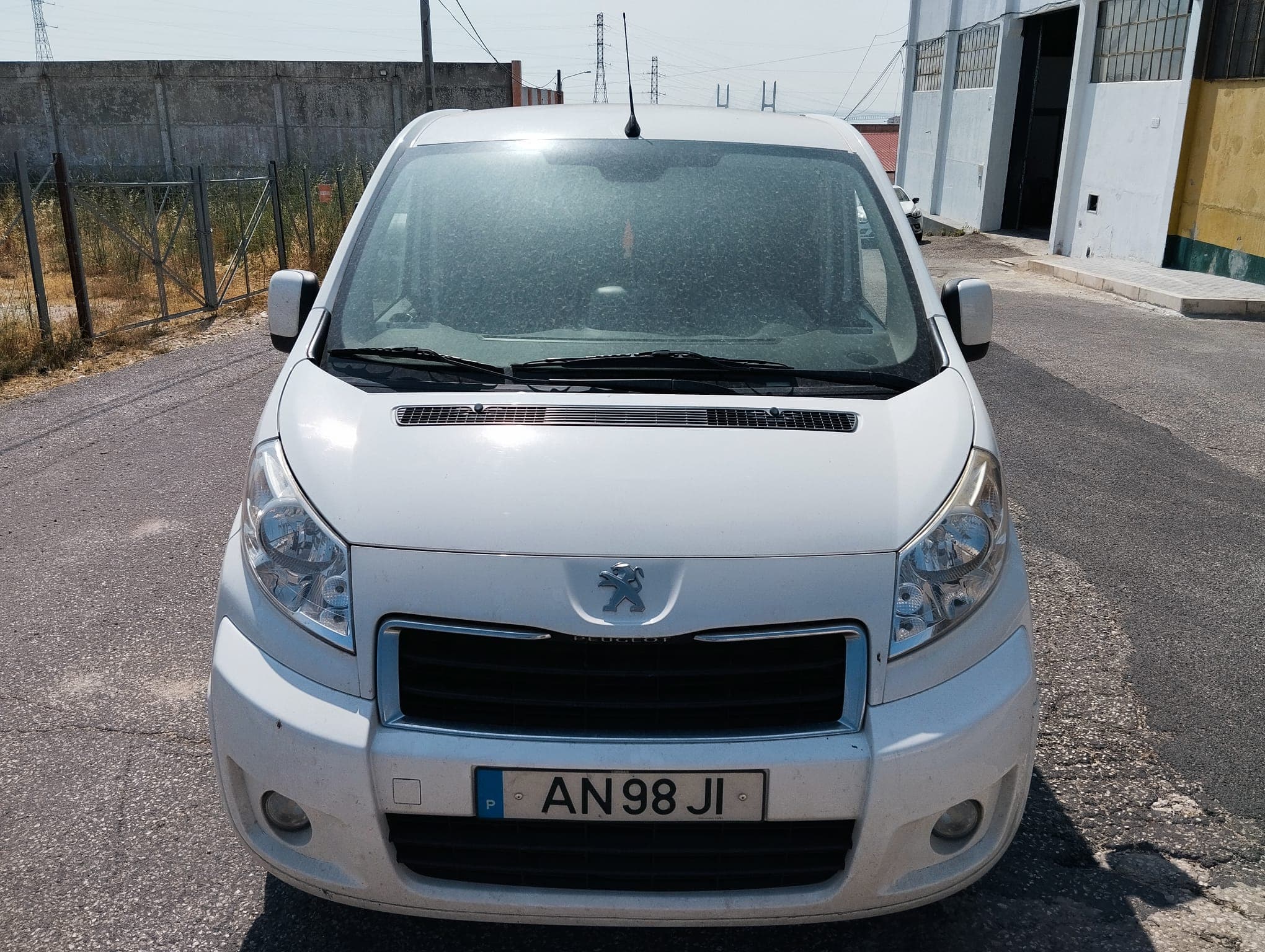 Peugeot Expert · Ano 2016 — imagem 2