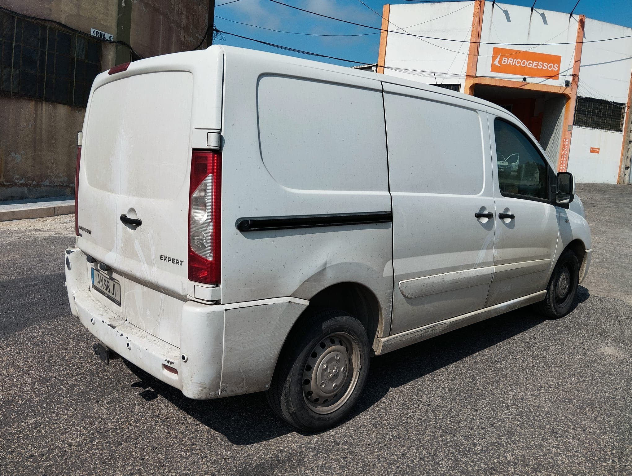 Peugeot Expert · Ano 2016 — imagem 4