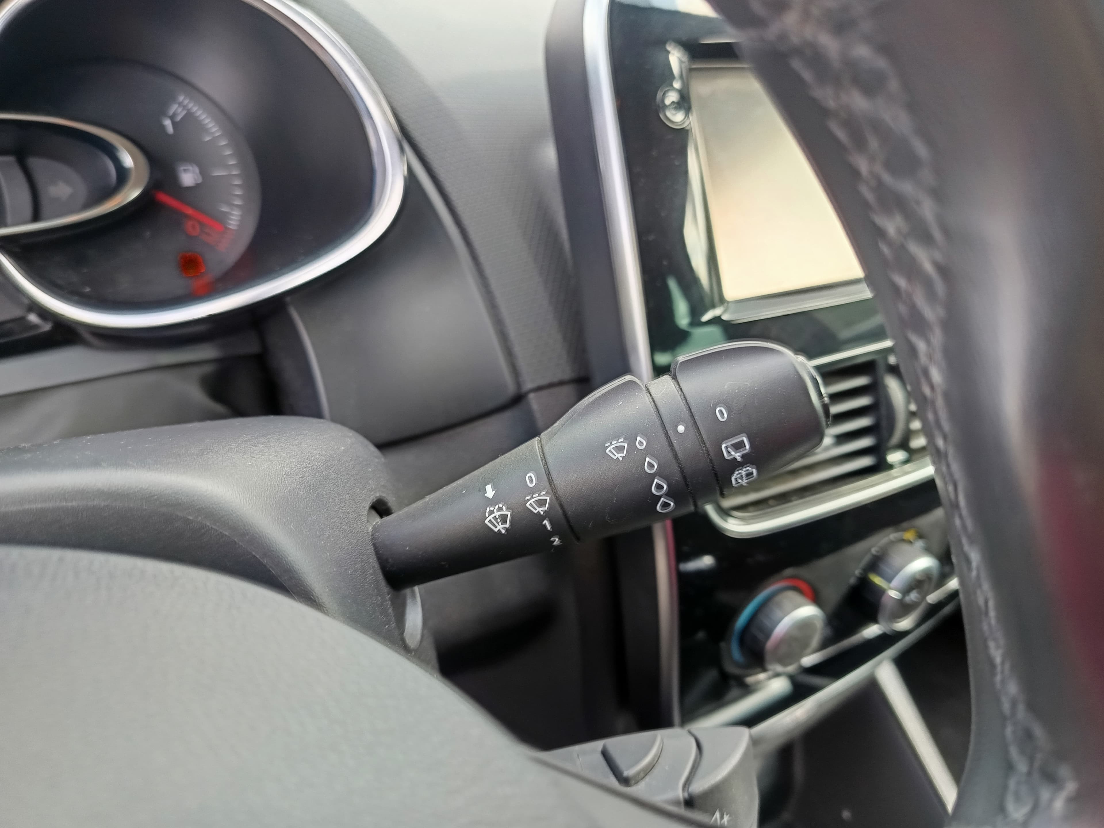 Renault Clio · Ano 2018 — image 30
