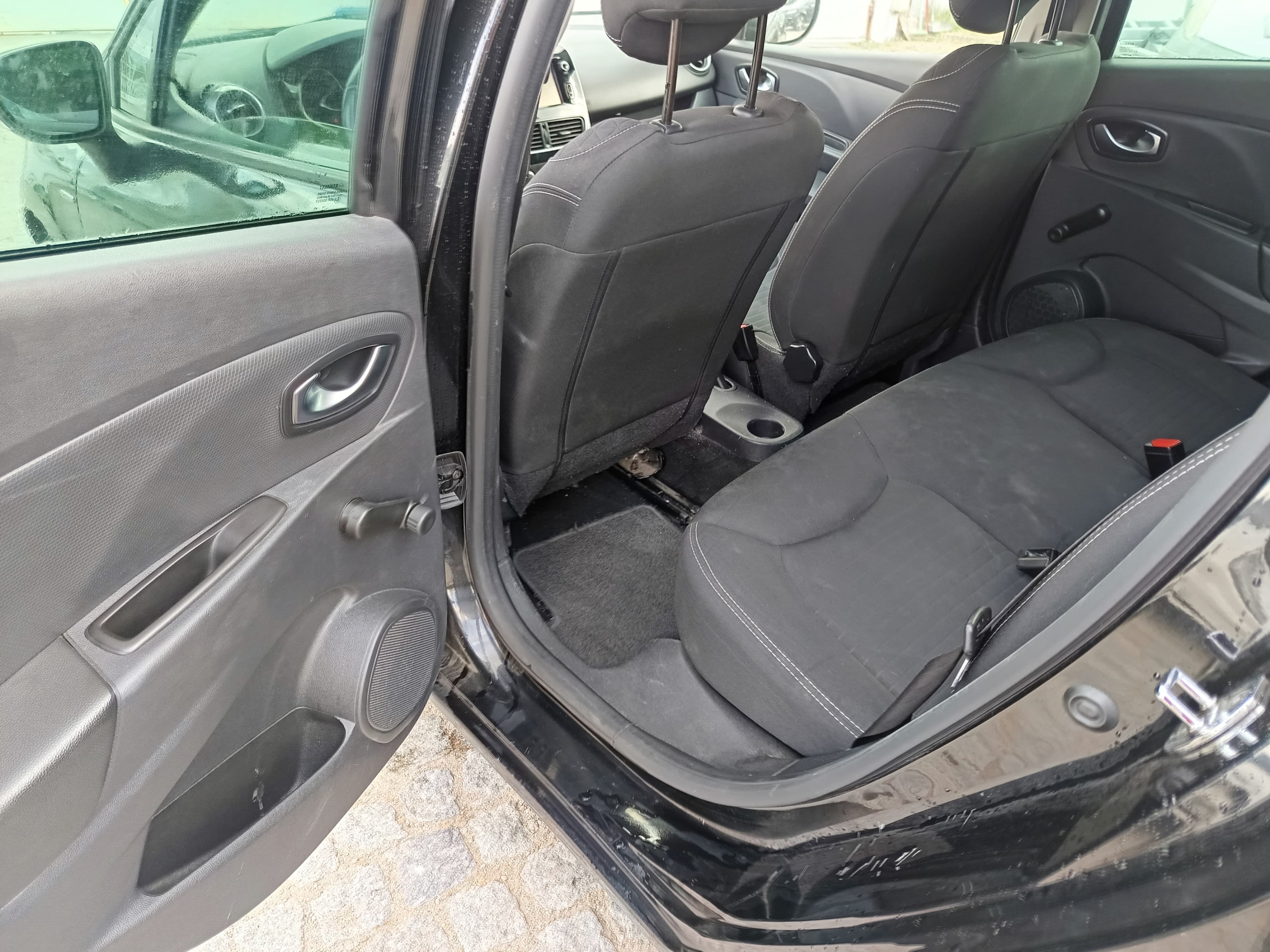 Renault Clio · Ano 2018 — image 15
