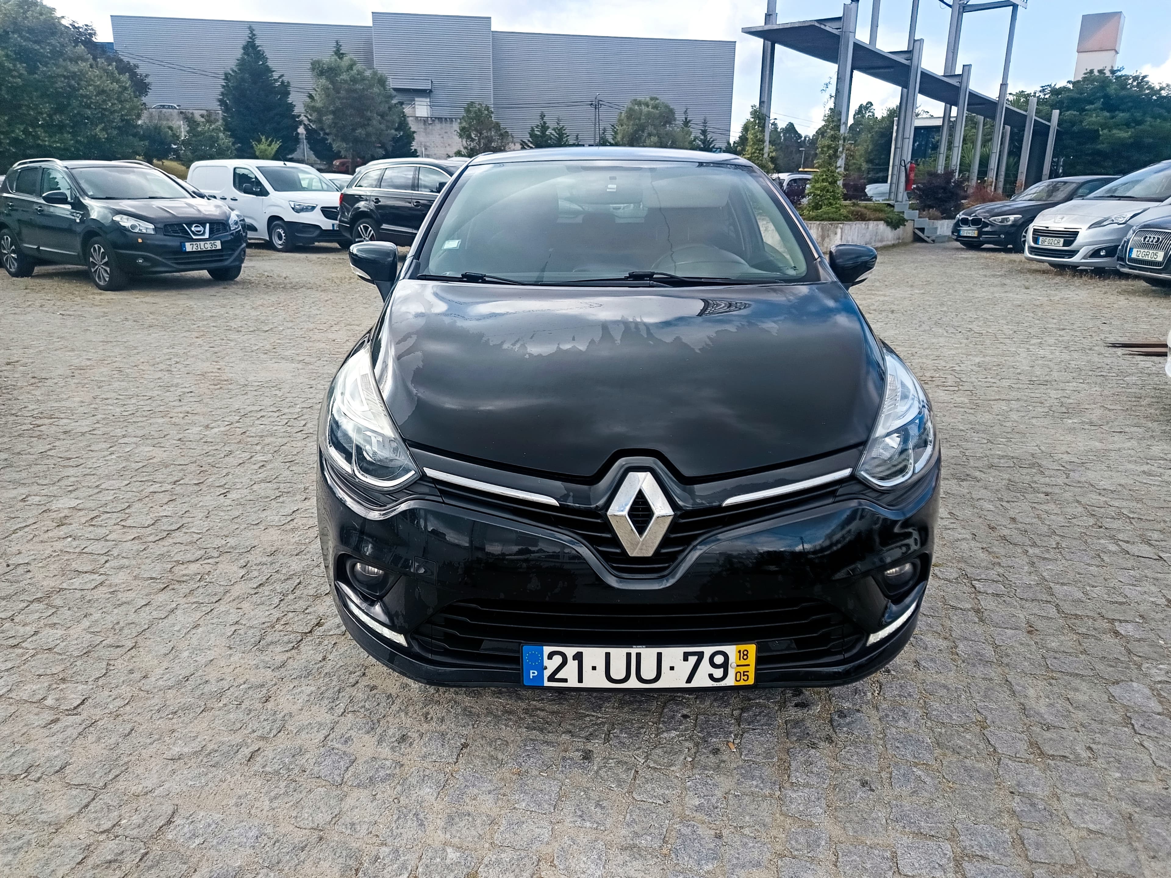 Renault Clio · Ano 2018 — image 2