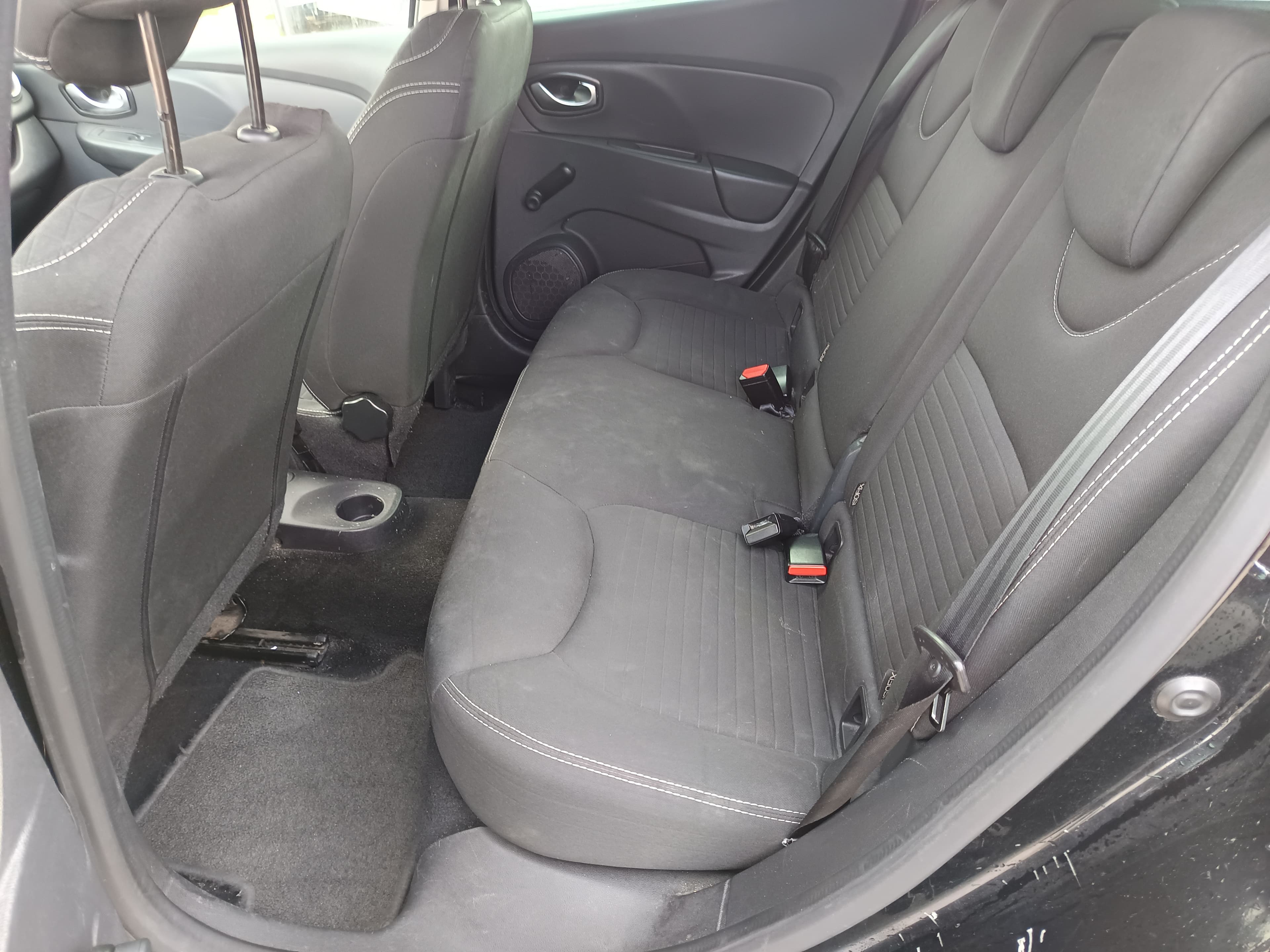 Renault Clio · Ano 2018 — image 17