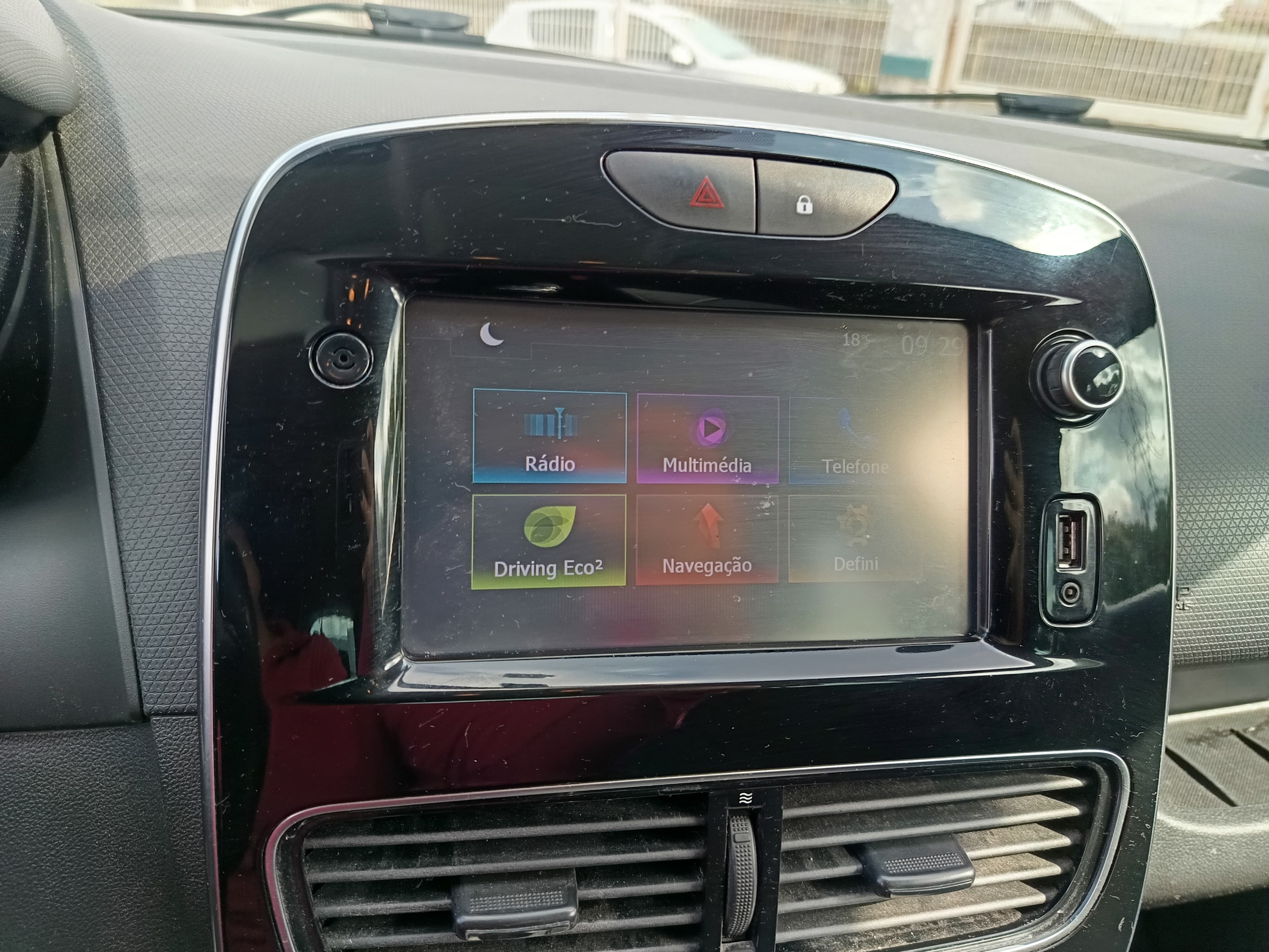 Renault Clio · Ano 2018 — image 27