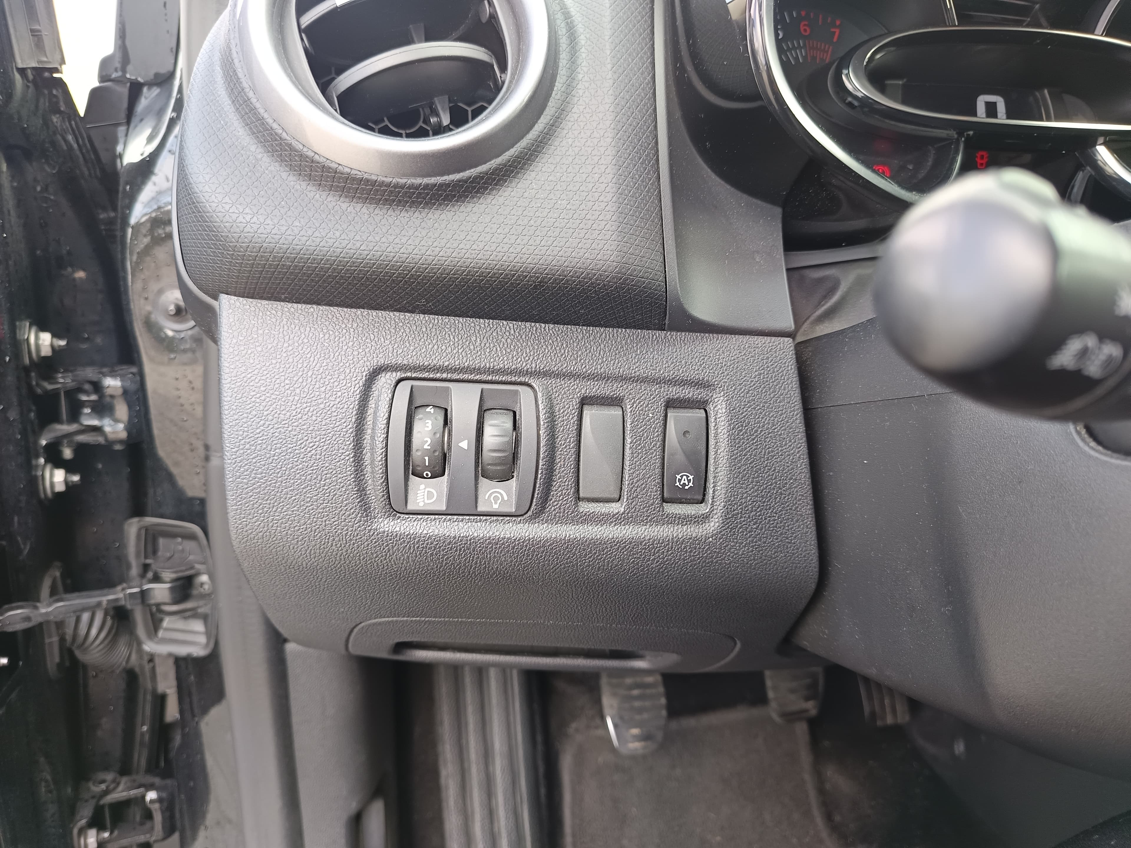 Renault Clio · Ano 2018 — image 32