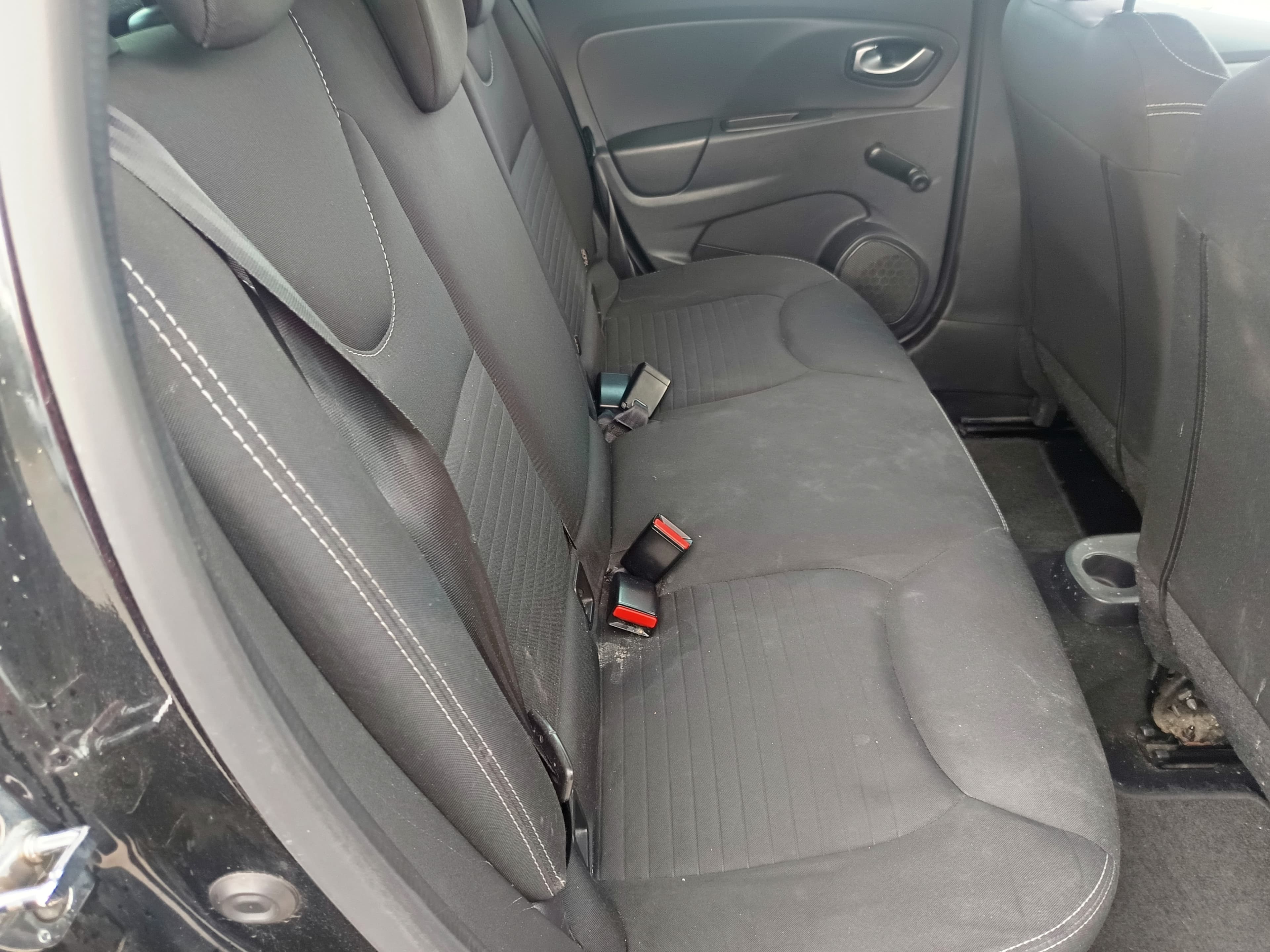 Renault Clio · Ano 2018 — image 10