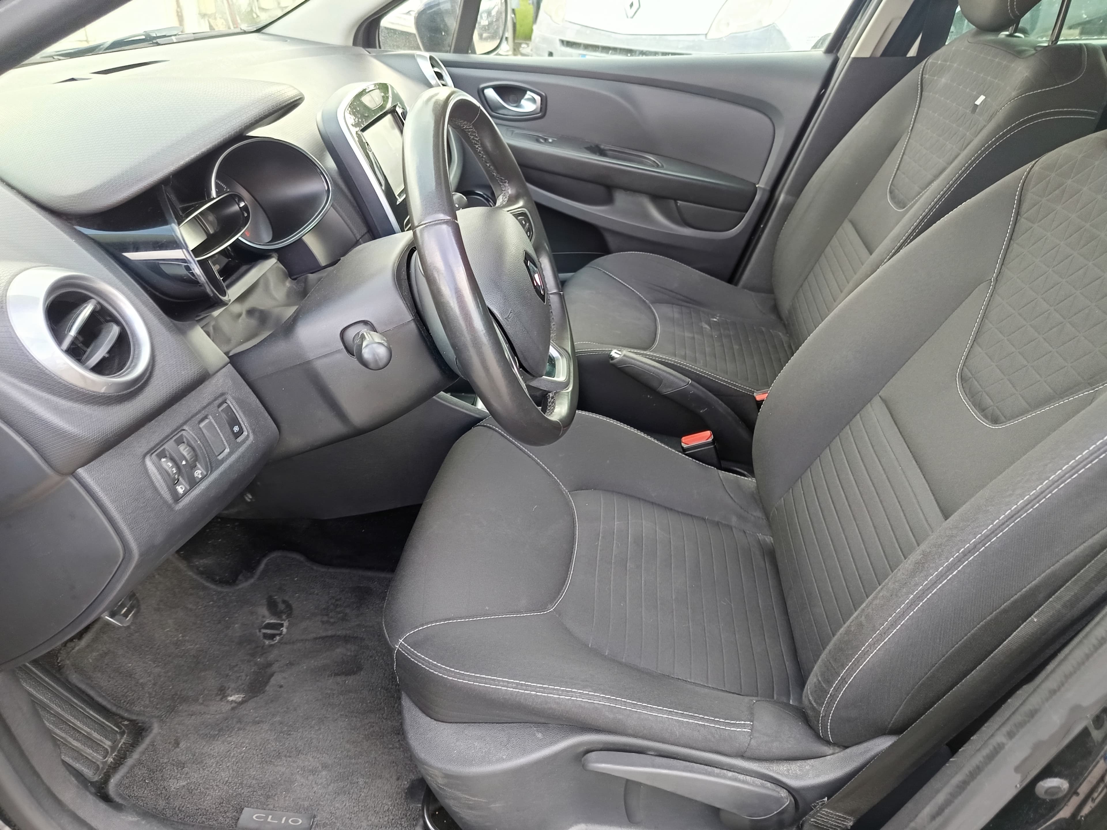 Renault Clio · Ano 2018 — image 20
