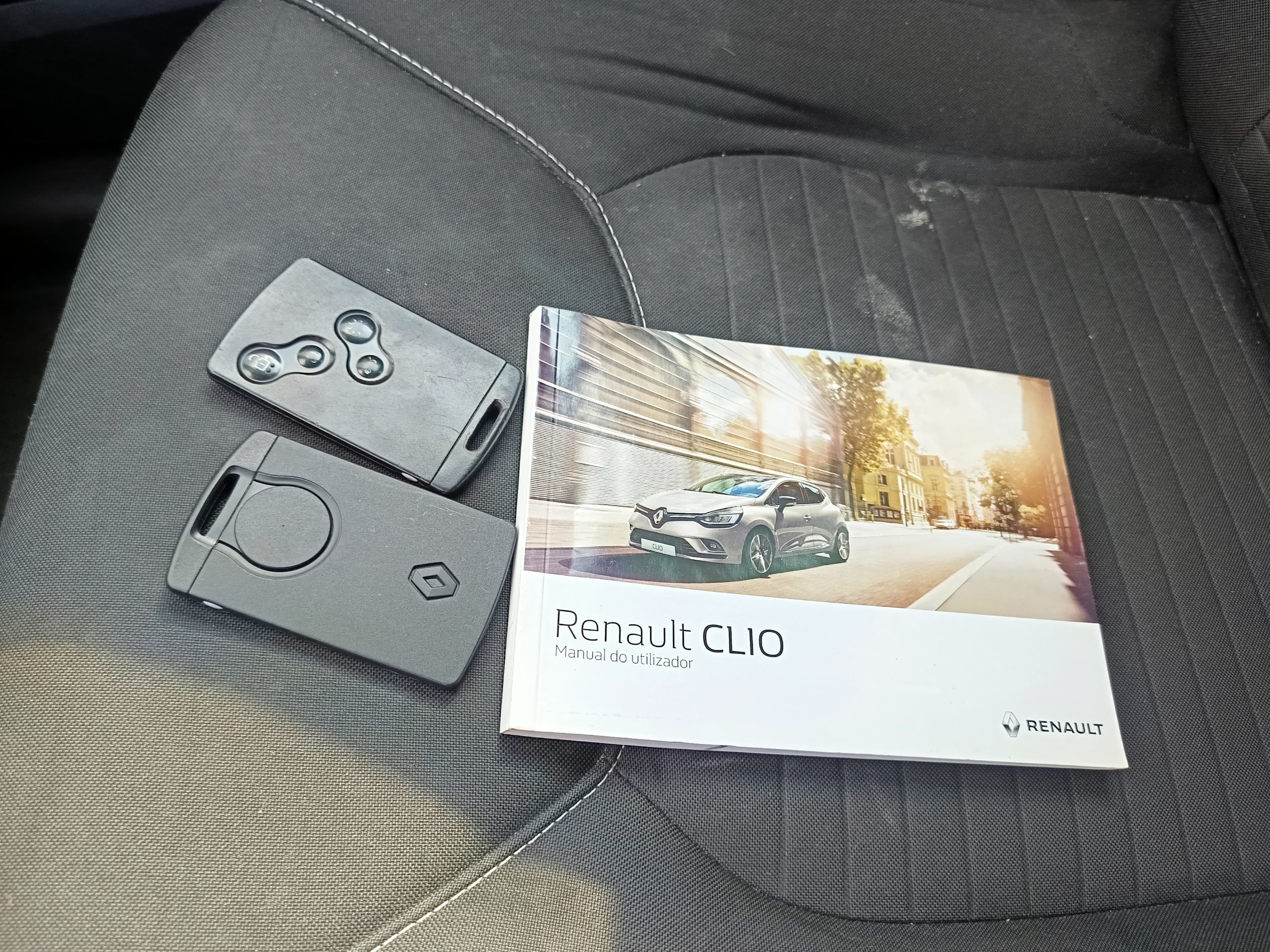 Renault Clio · Ano 2018 — image 33