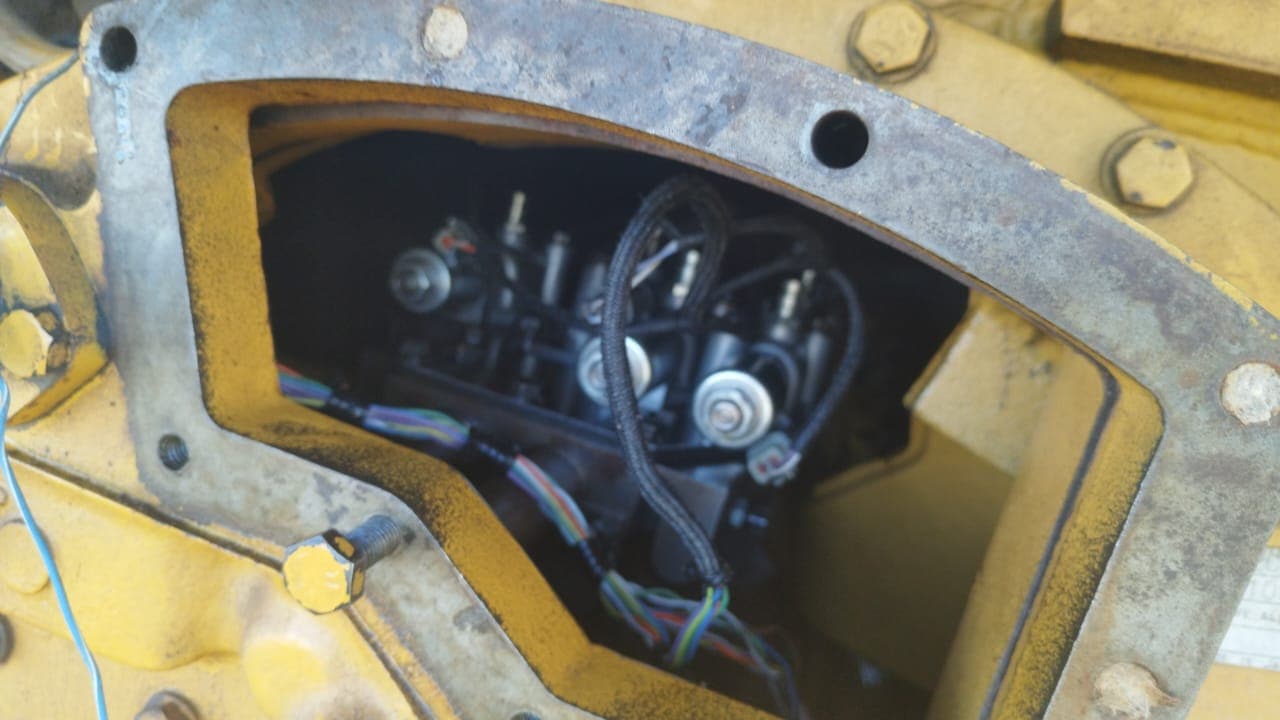 Bulldozer Caterpillar D6M — imagem 5