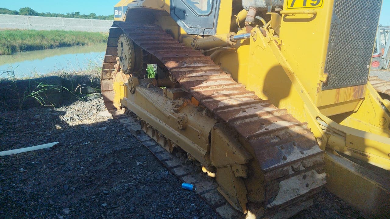 Bulldozer Caterpillar D6M — imagem 8