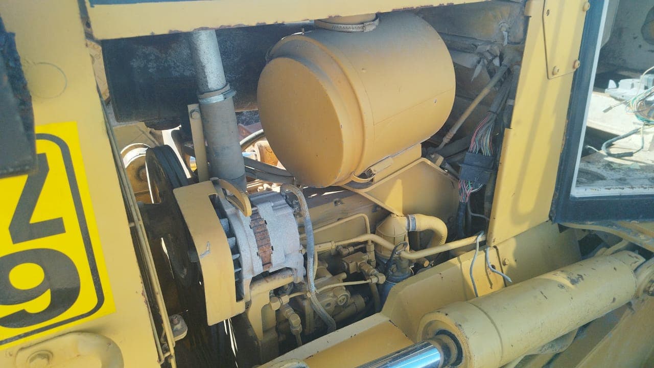 Bulldozer Caterpillar D6M — imagem 21