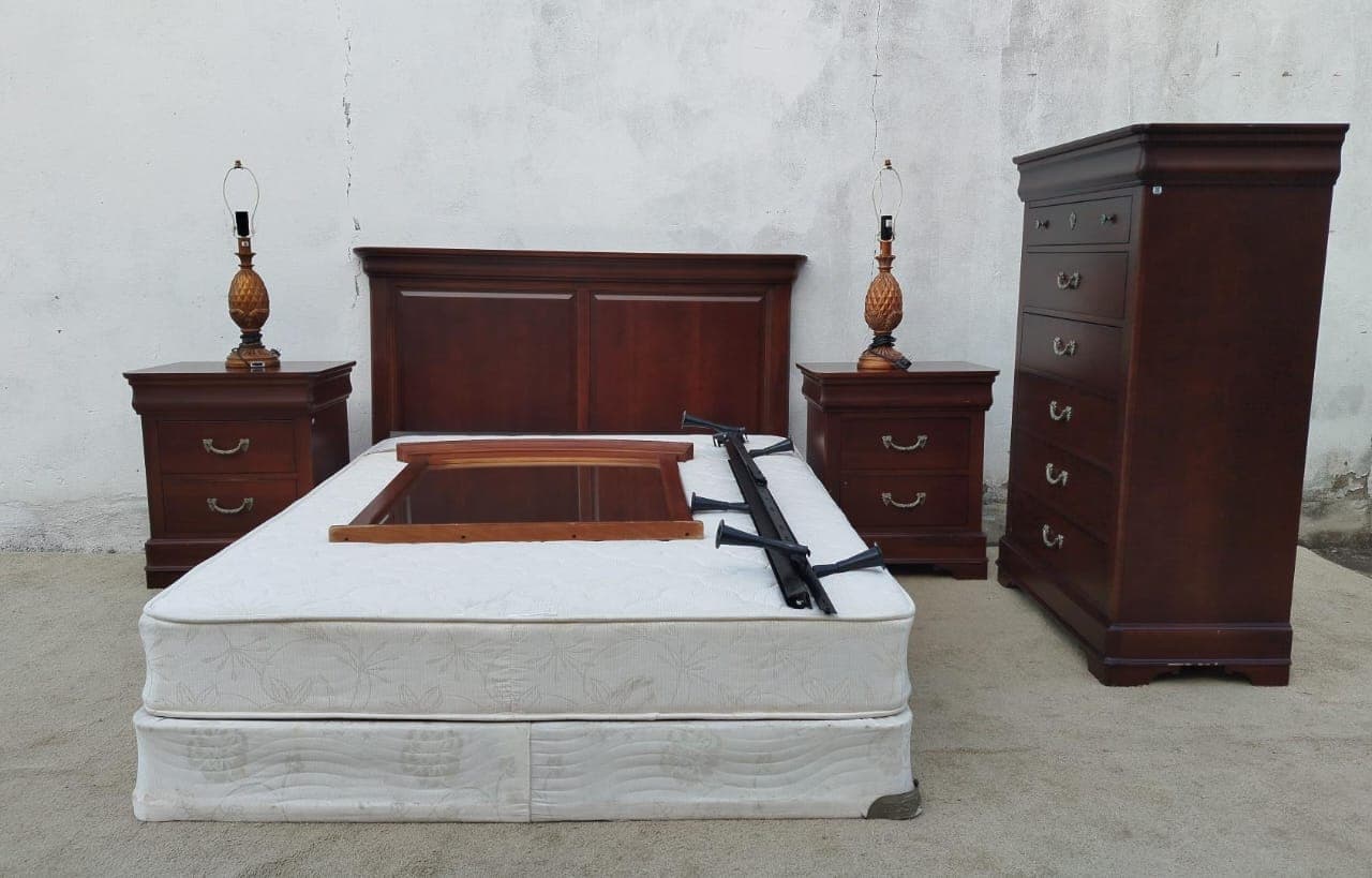 Mobiliario de vivienda — imagen 1
