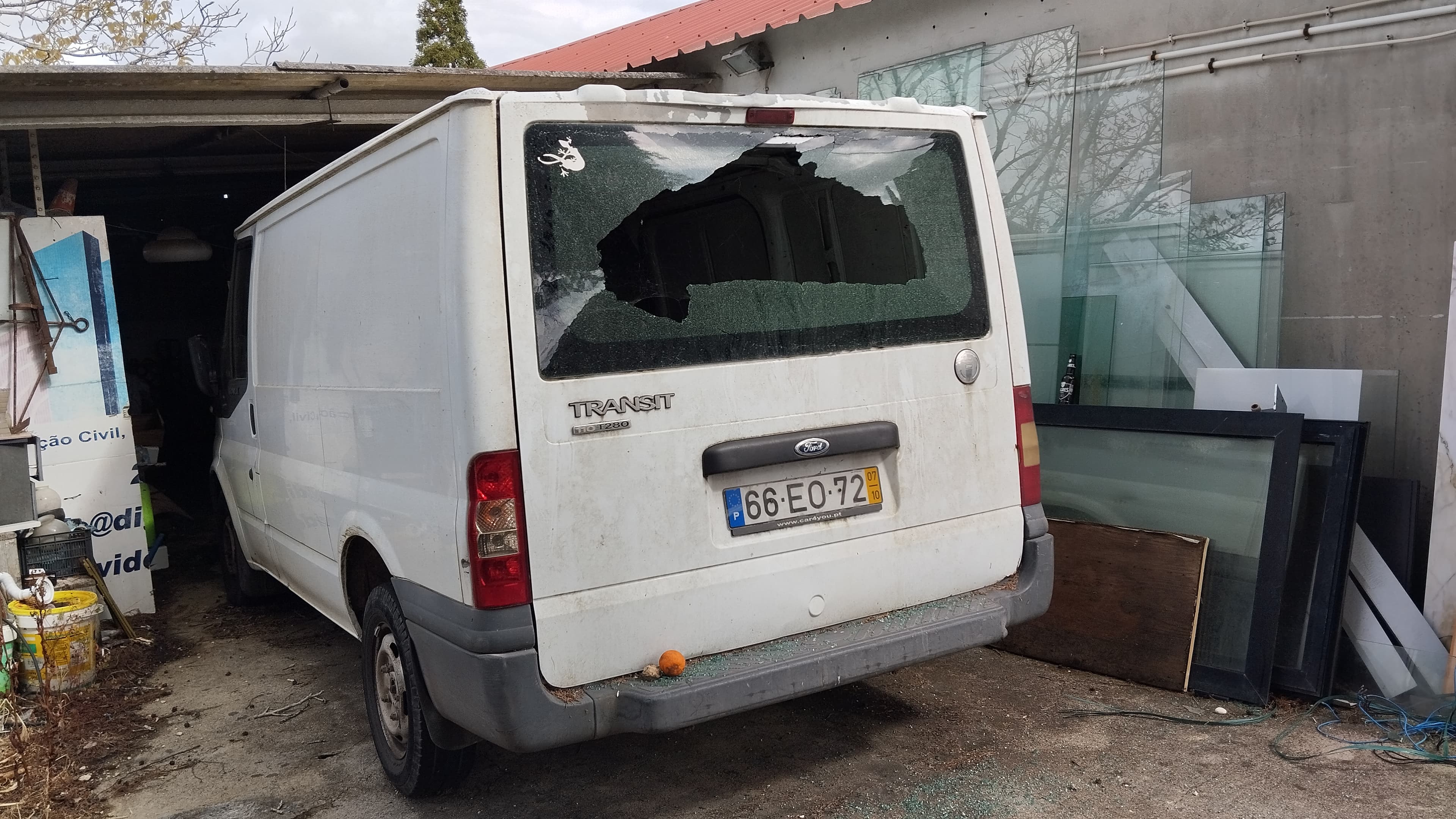Ford Transit 110 T280 · Ano 2007 — imagen 3