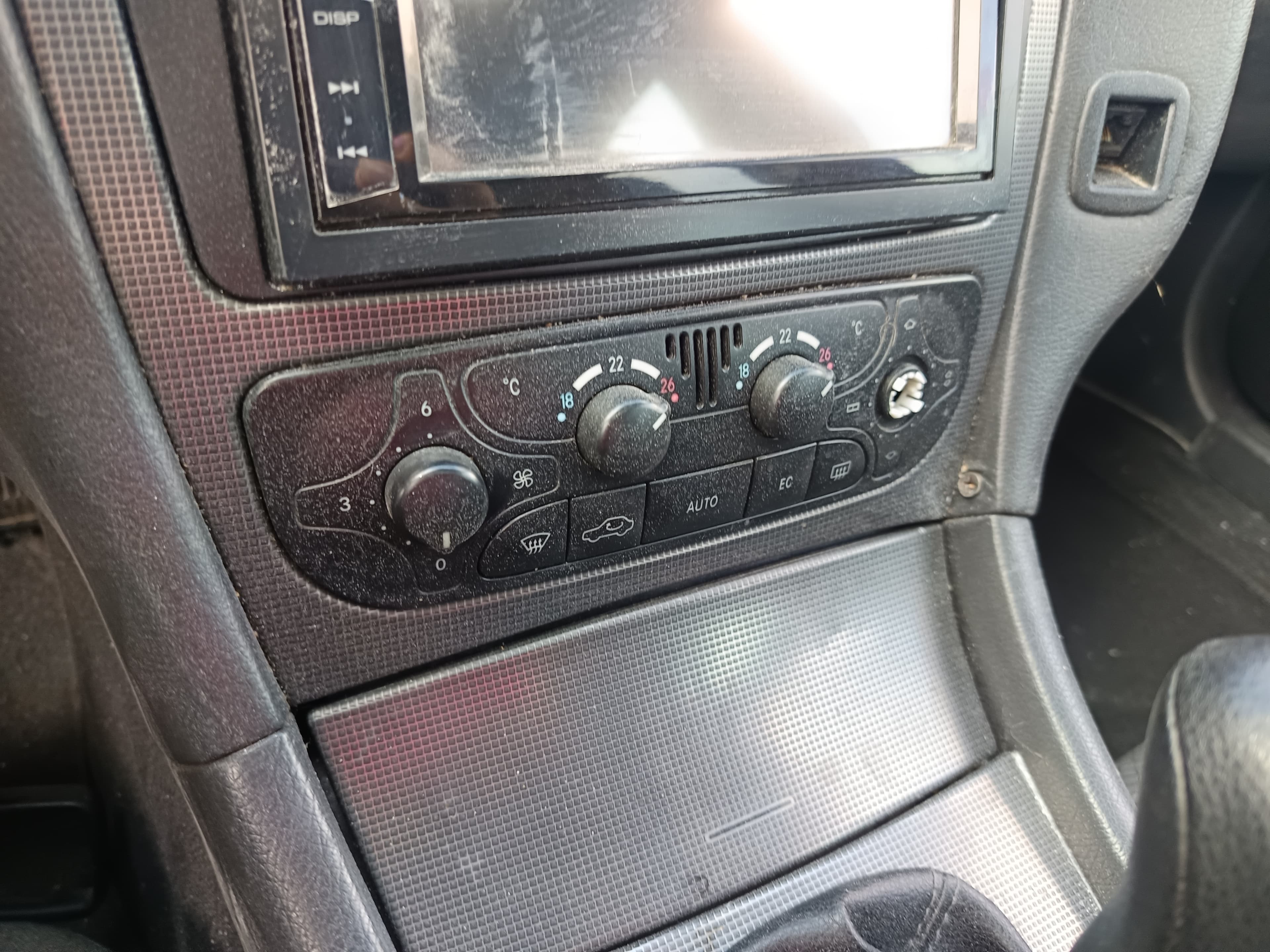 Mercedes-Benz C220 · Ano 2002 — image 43