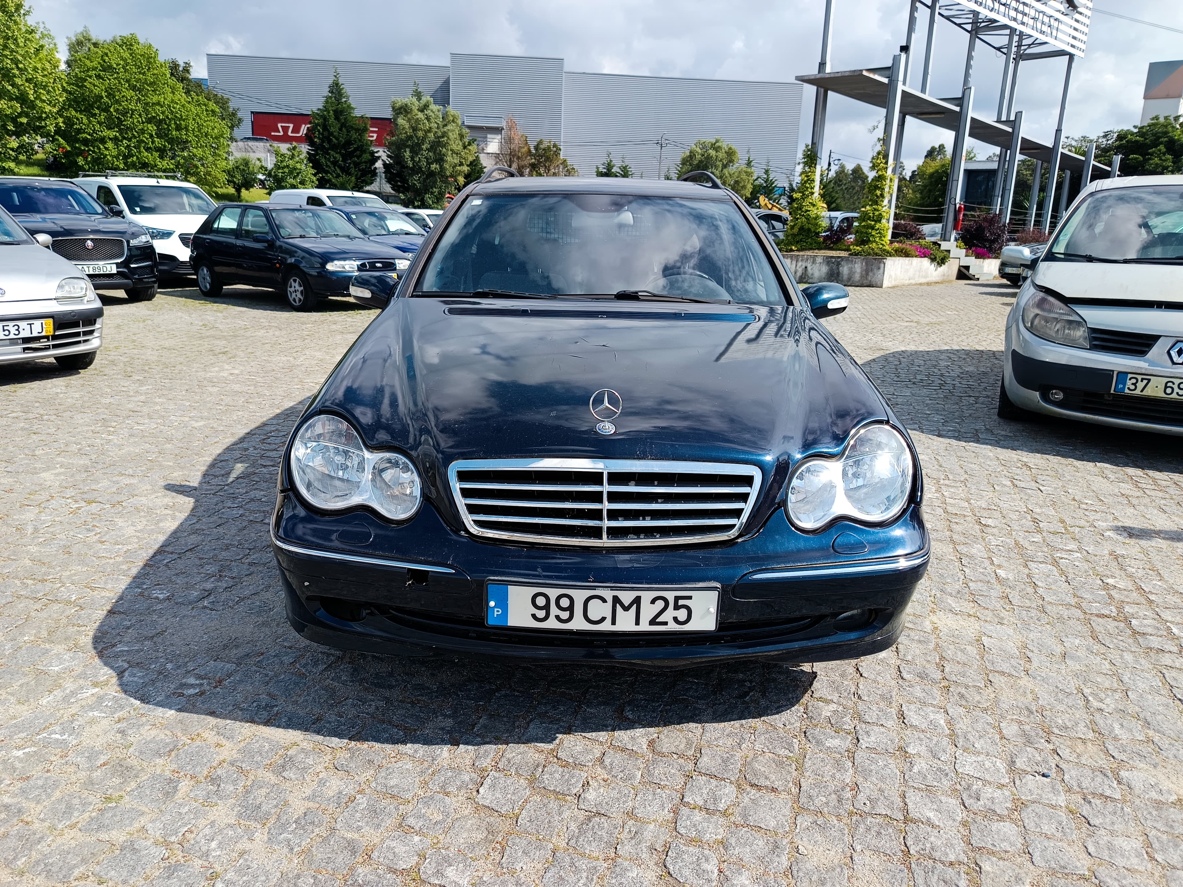 Mercedes-Benz C220 · Ano 2002 — image 2