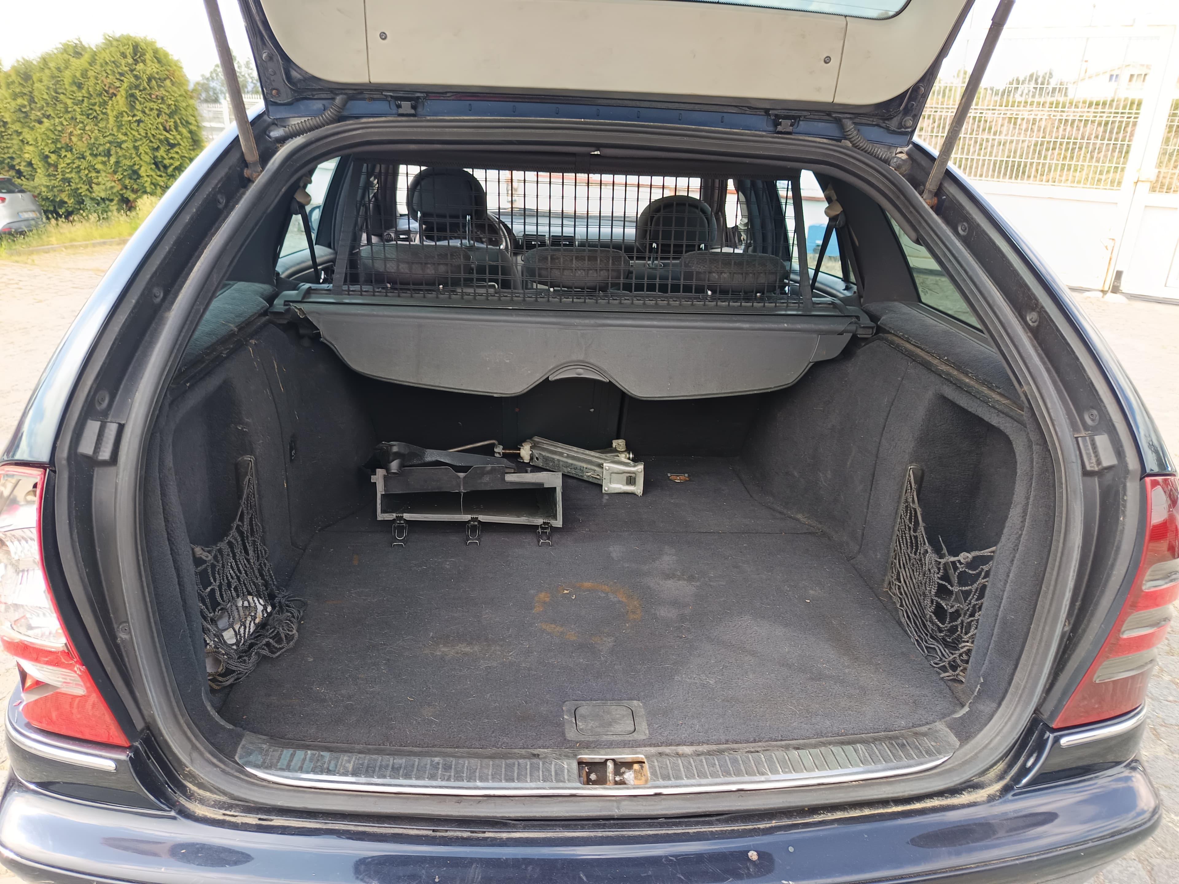 Mercedes-Benz C220 · Ano 2002 — image 16