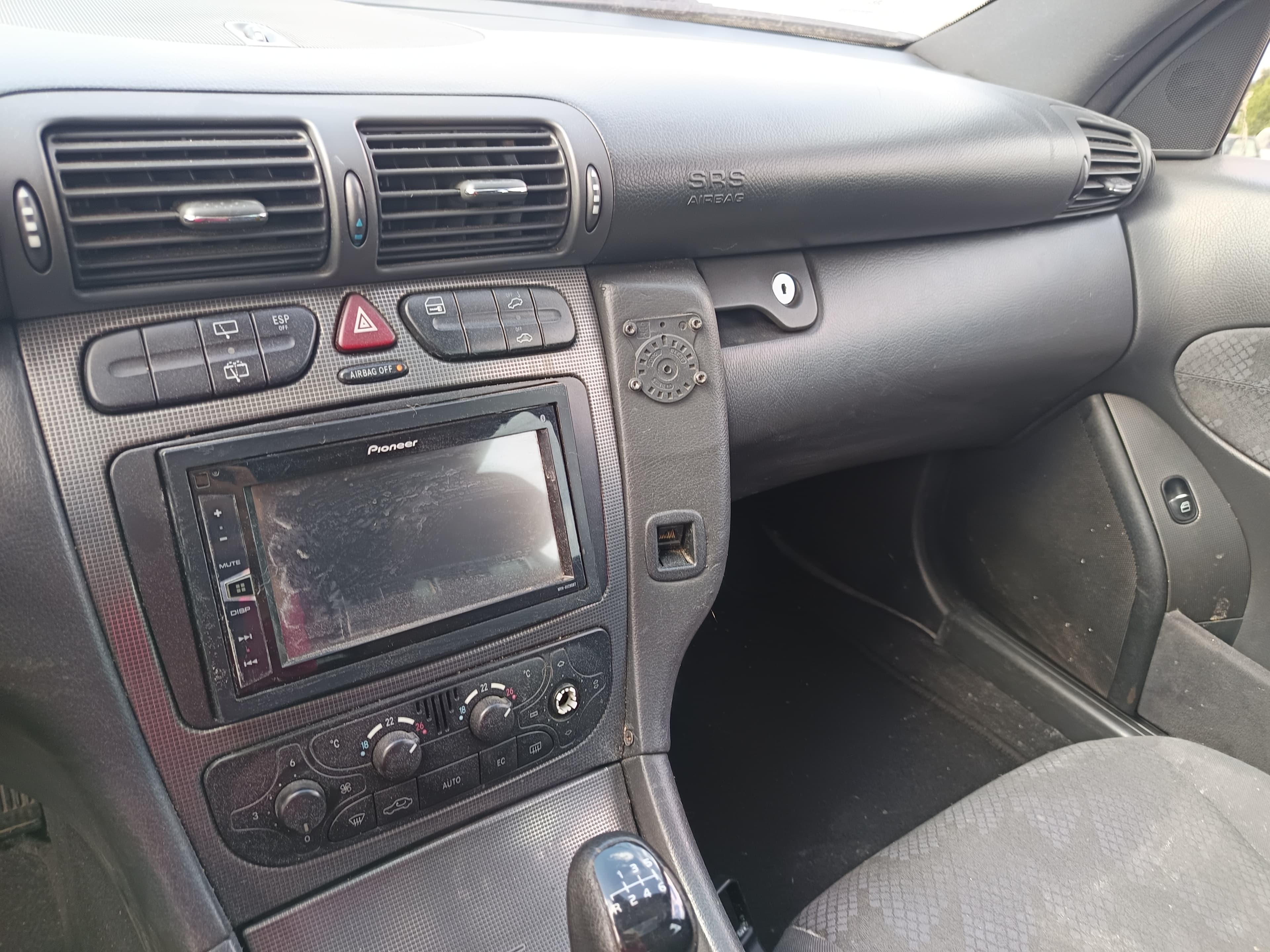 Mercedes-Benz C220 · Ano 2002 — image 41