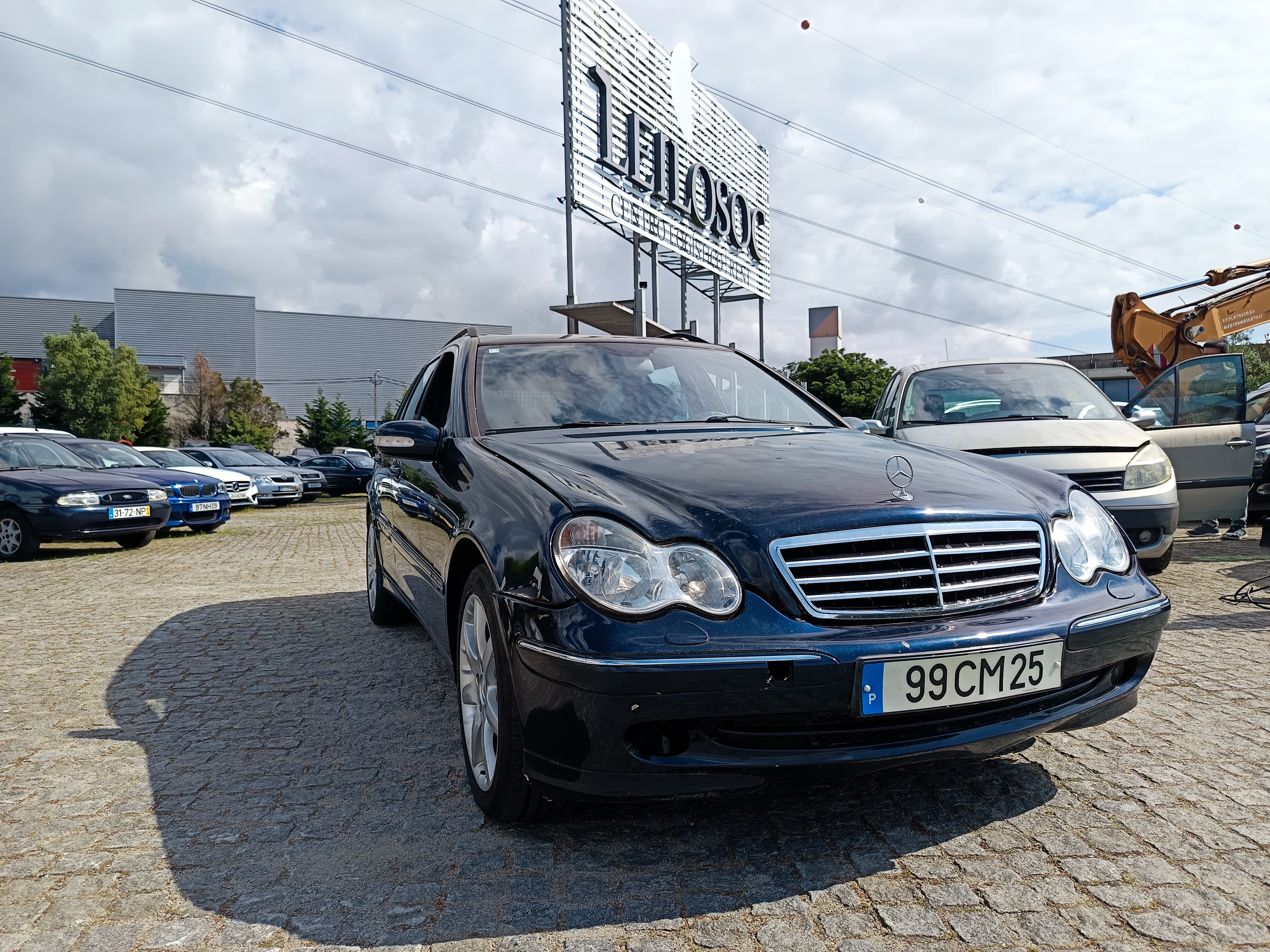 Mercedes-Benz C220 · Ano 2002 — image 3
