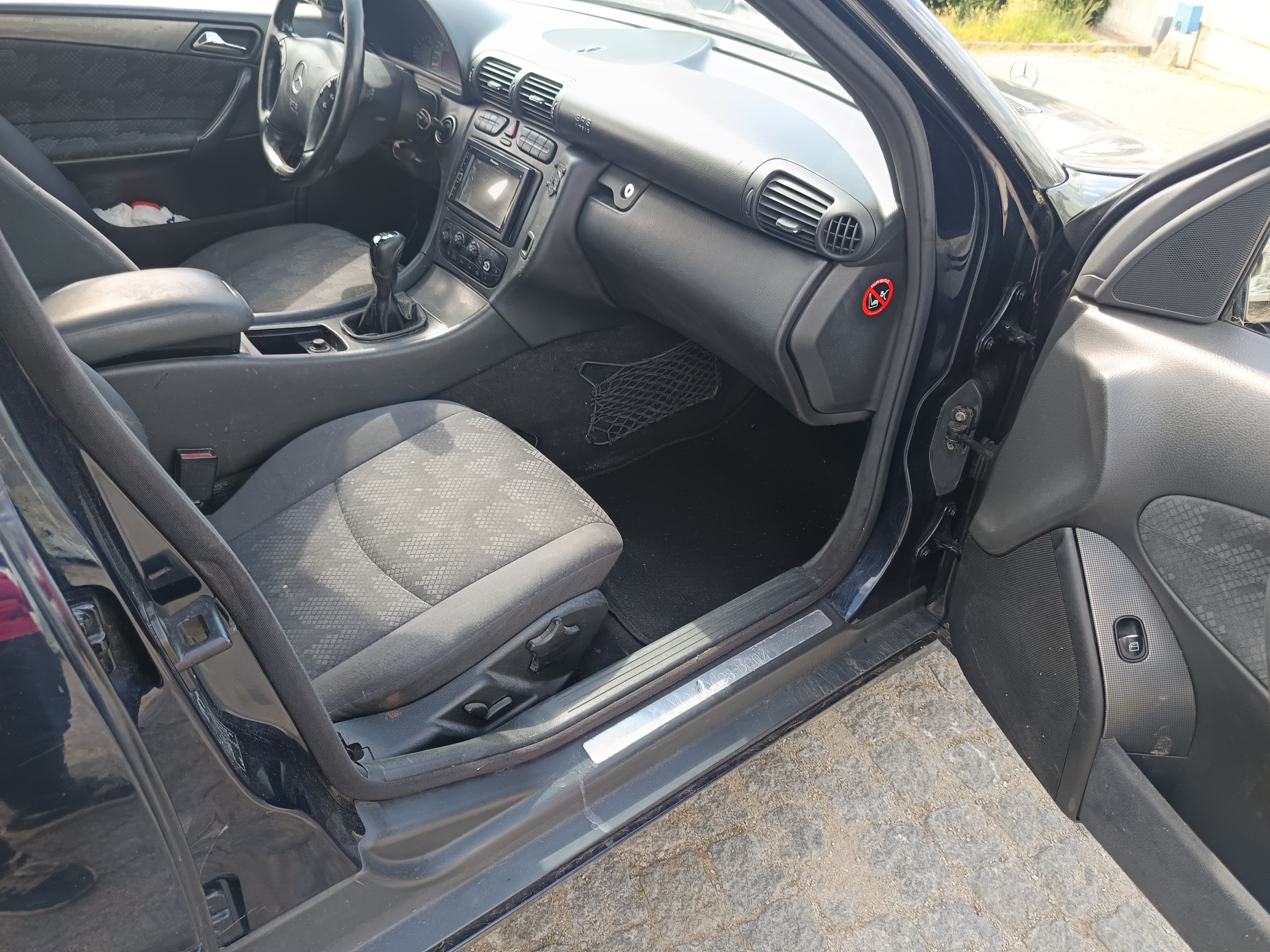 Mercedes-Benz C220 · Ano 2002 — image 21