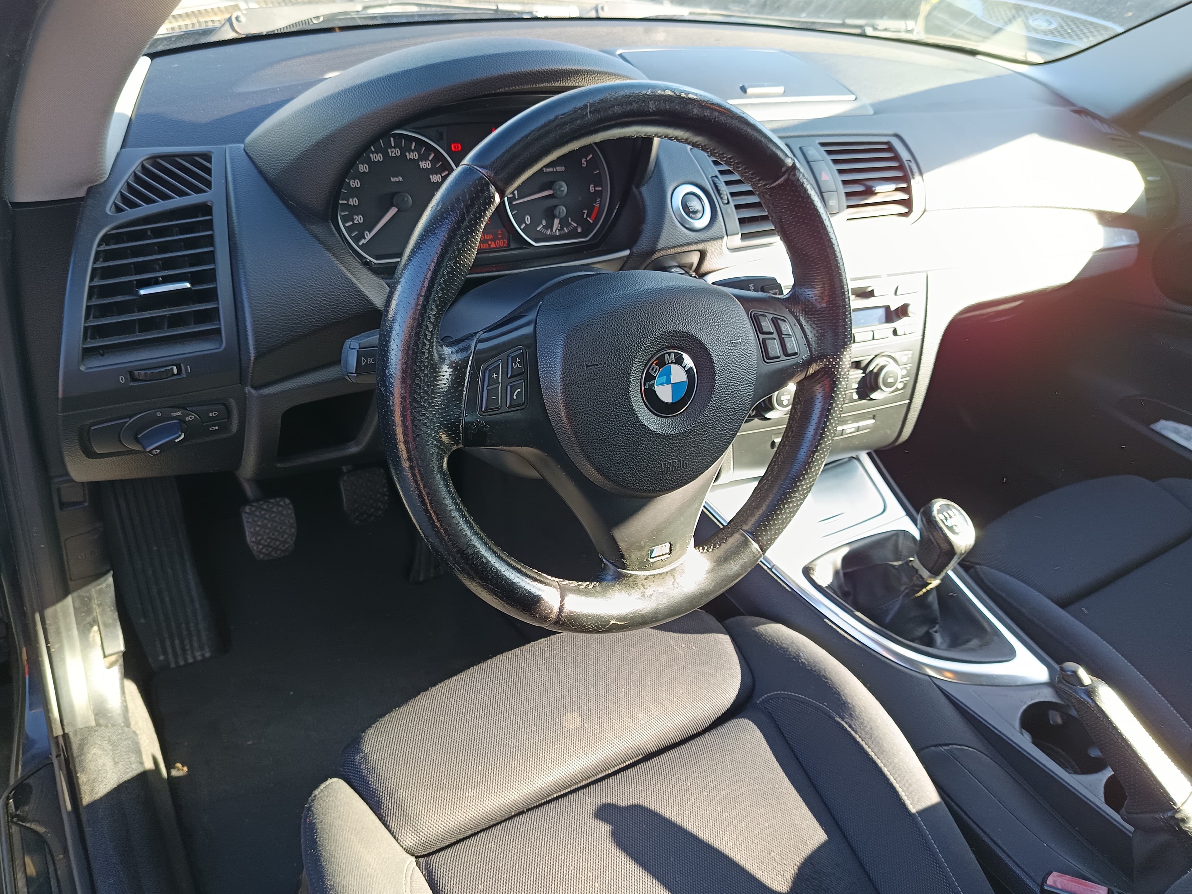 BMW 118 D · Ano 2010 — imagem 27
