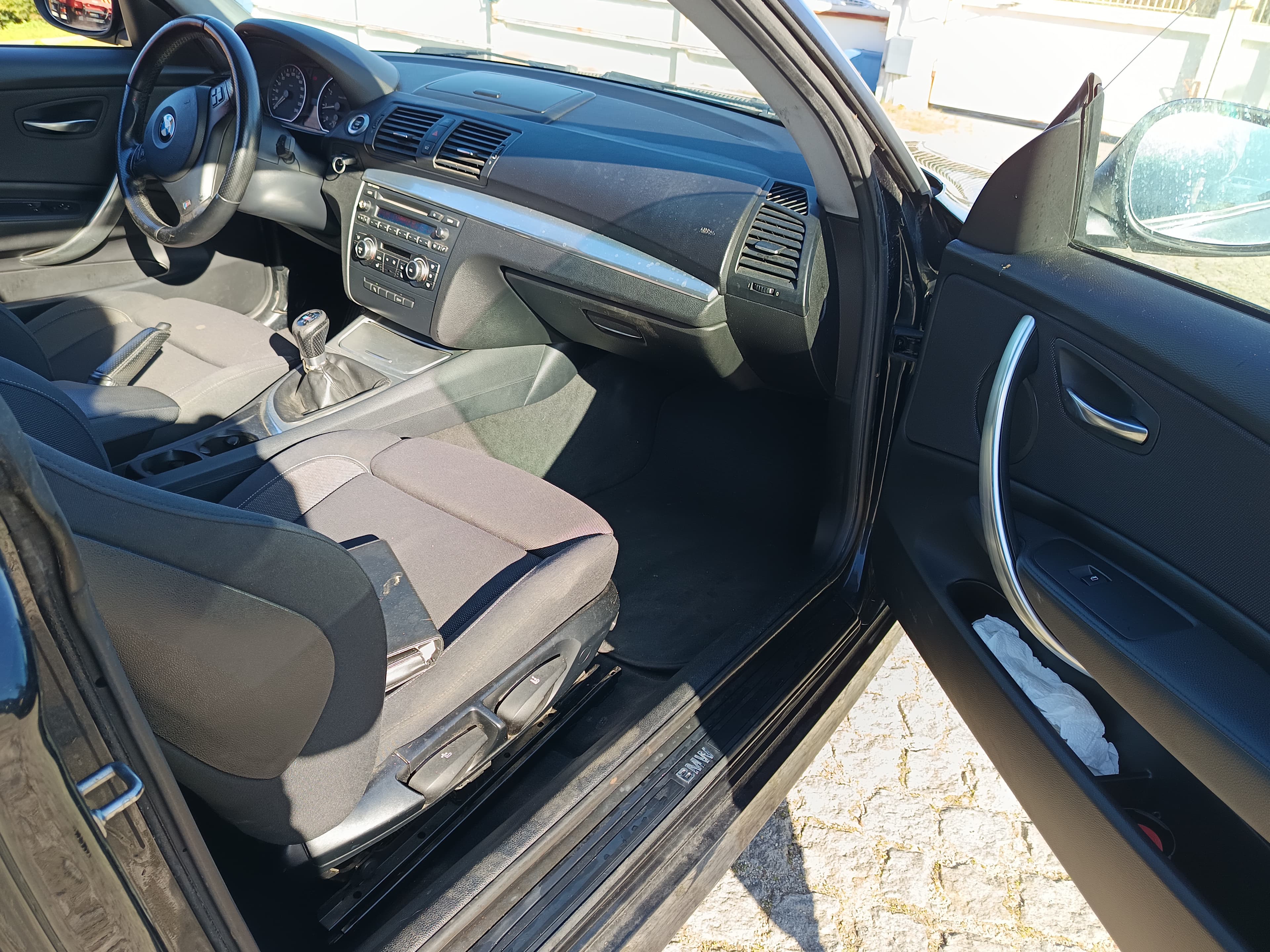 BMW 118 D · Ano 2010 — imagem 18