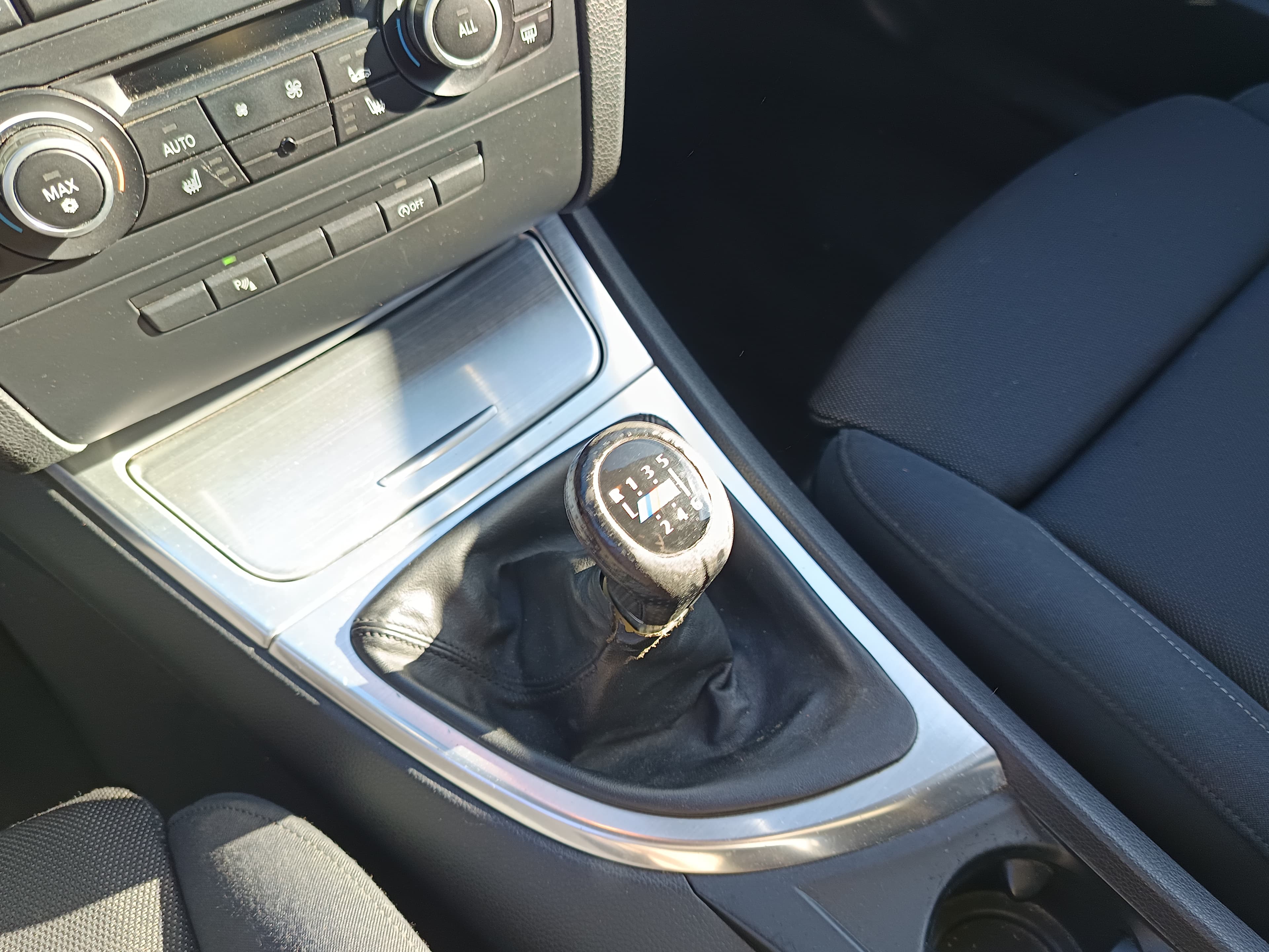 BMW 118 D · Ano 2010 — imagem 32