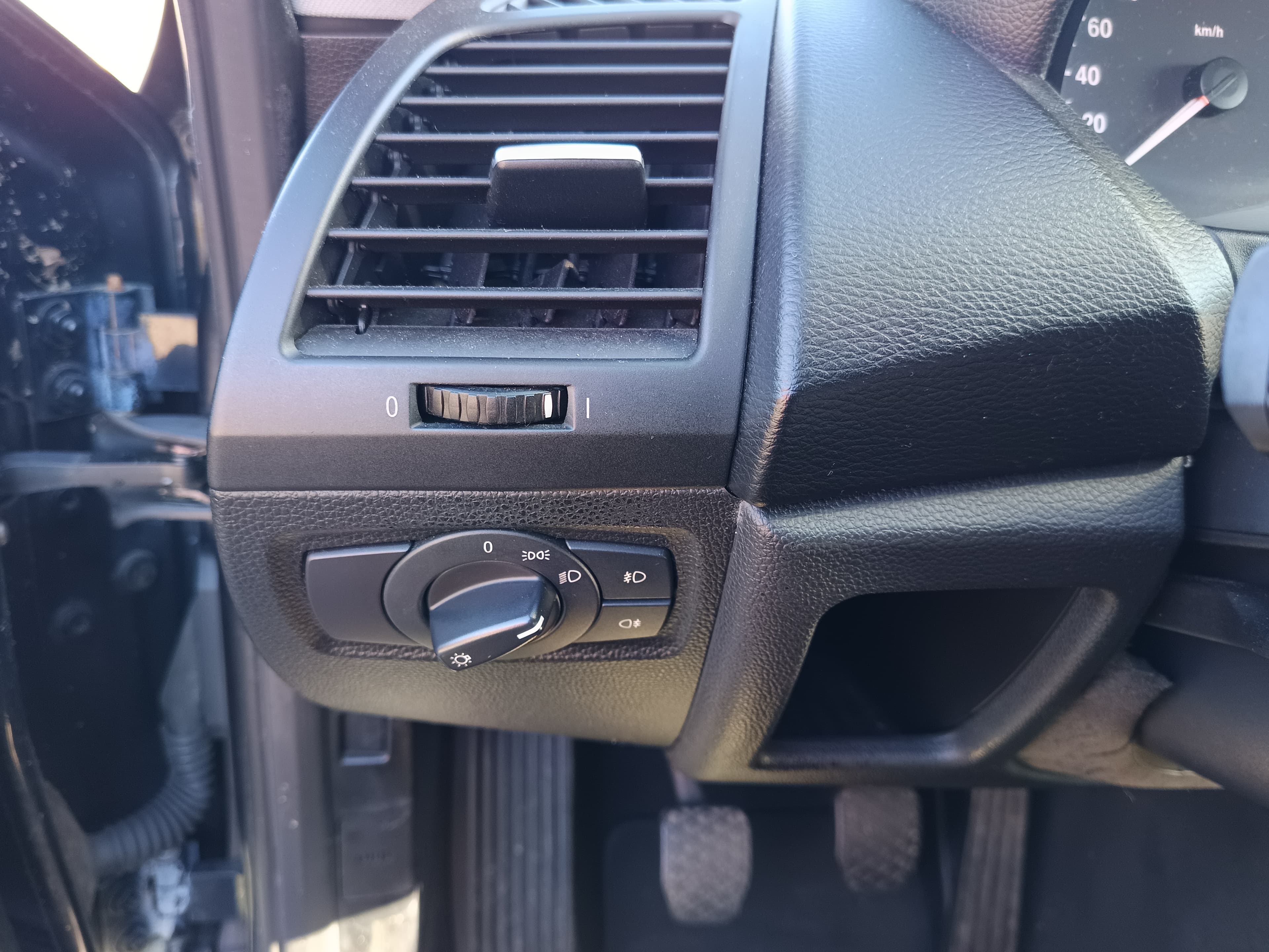 BMW 118 D · Ano 2010 — imagem 37