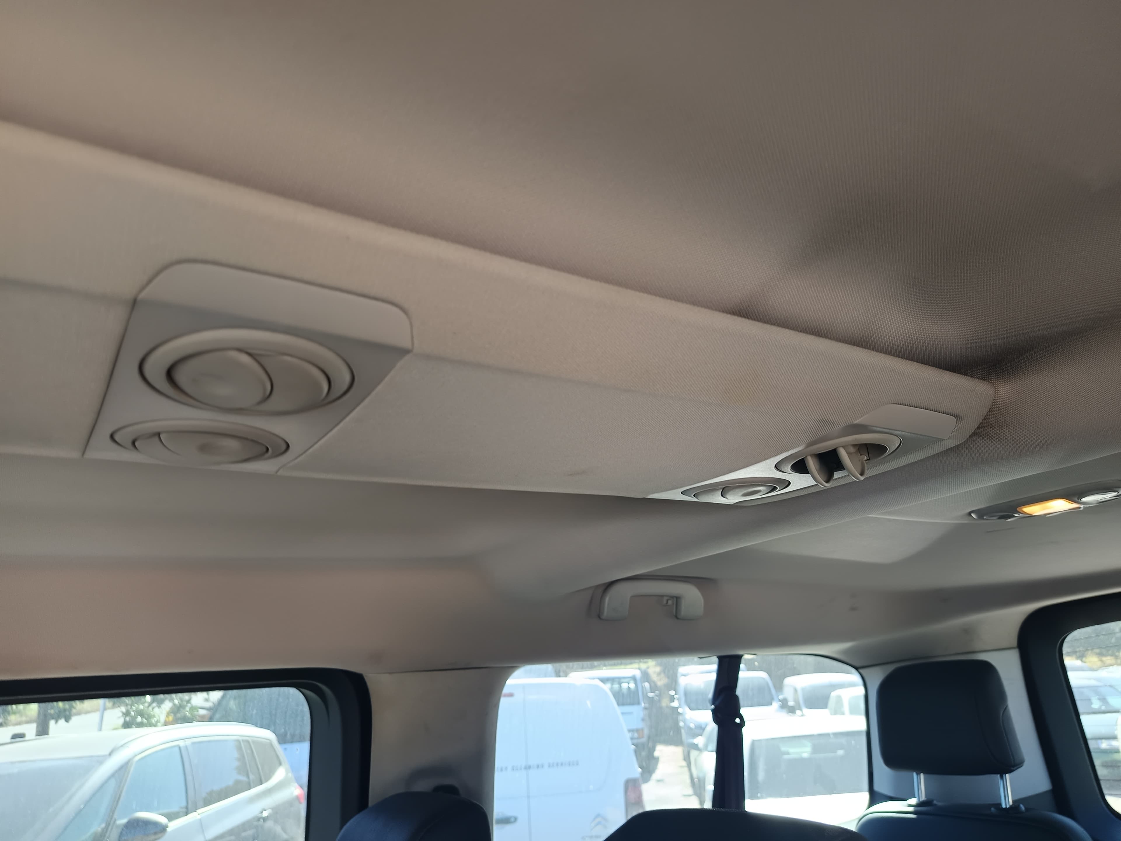Peugeot Traveller · Ano 2019 — imagen 34
