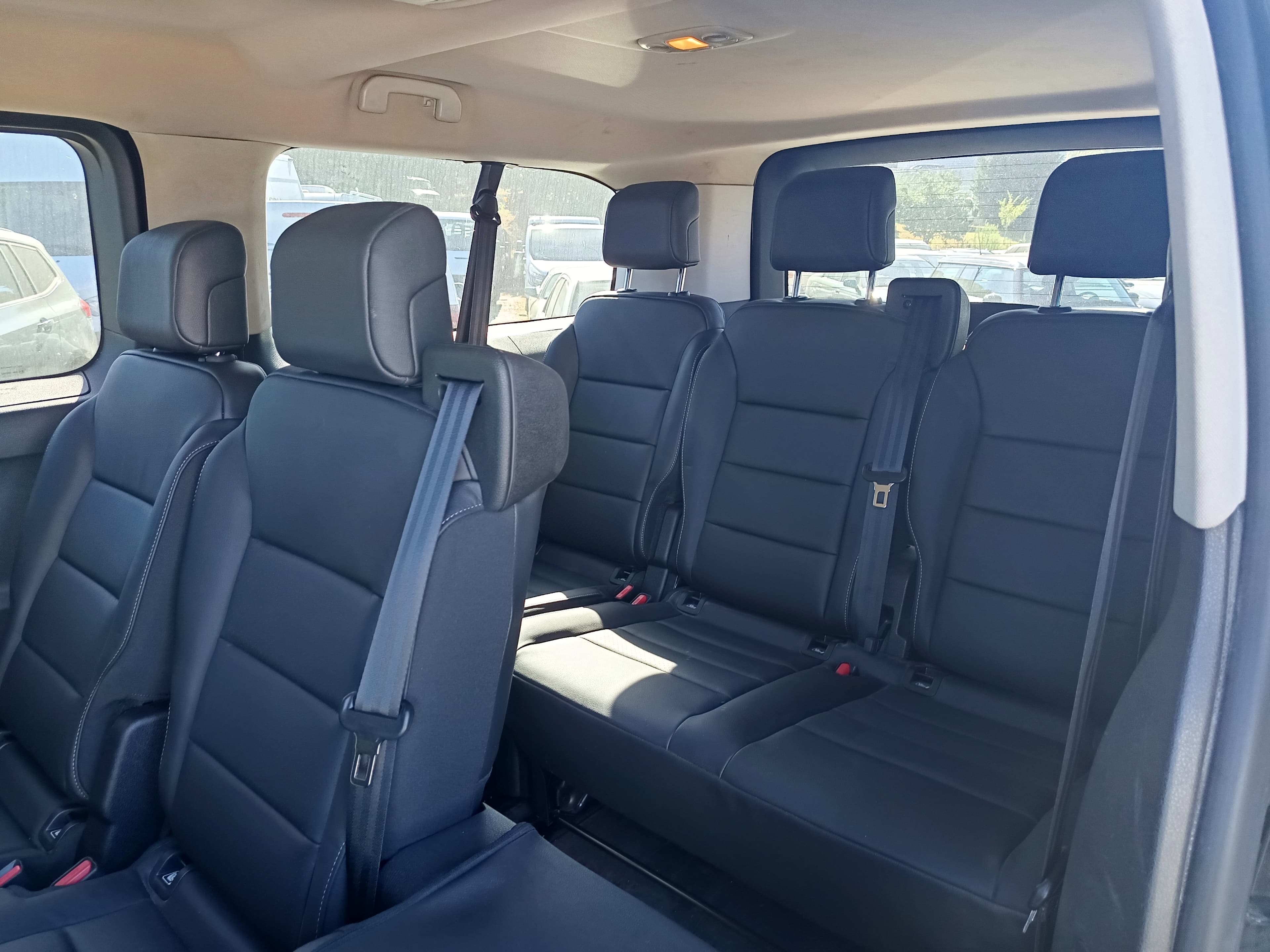 Peugeot Traveller · Ano 2019 — imagen 32