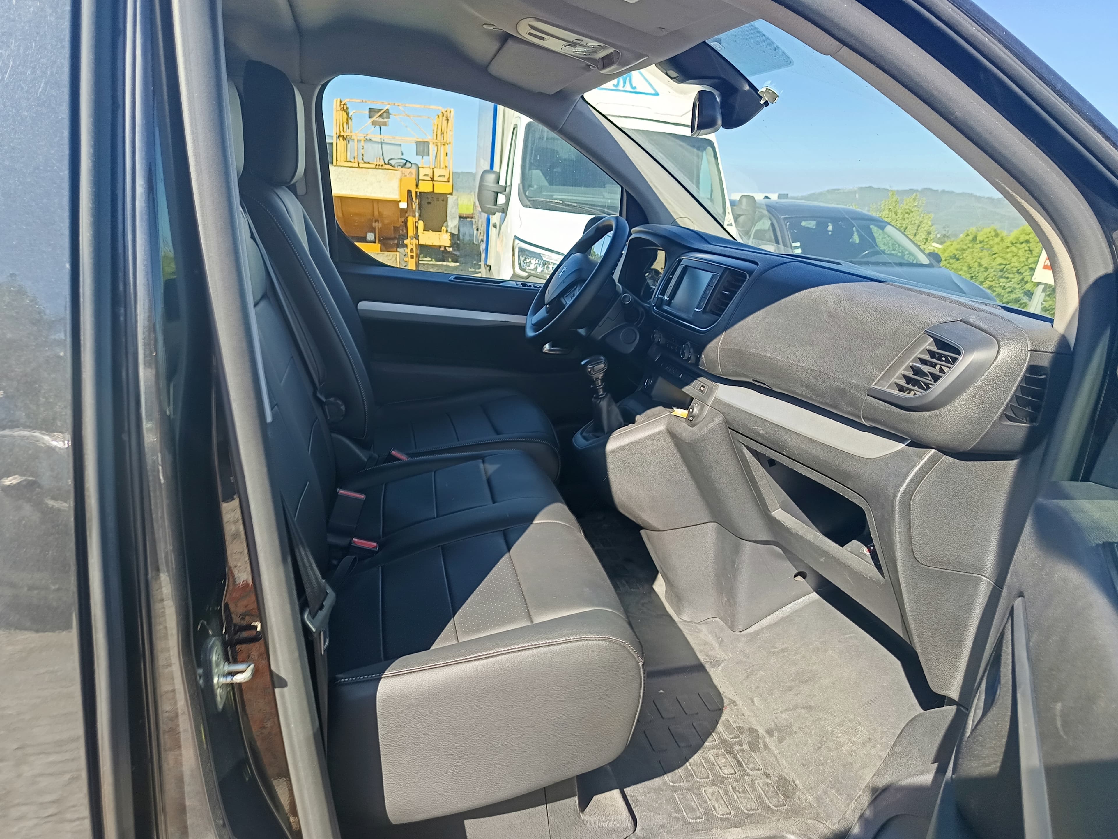 Peugeot Traveller · Ano 2019 — imagen 36