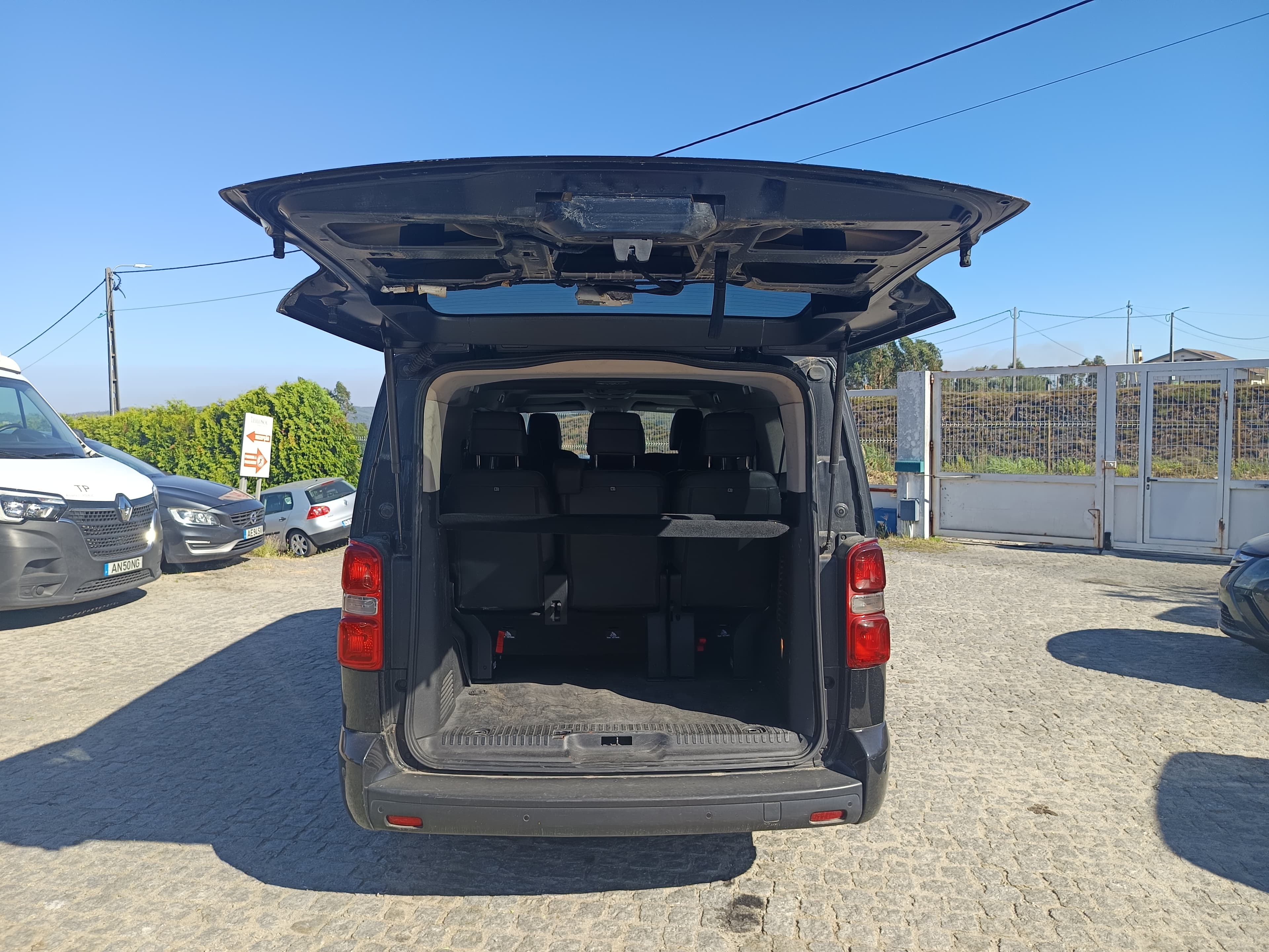 Peugeot Traveller · Ano 2019 — imagen 7