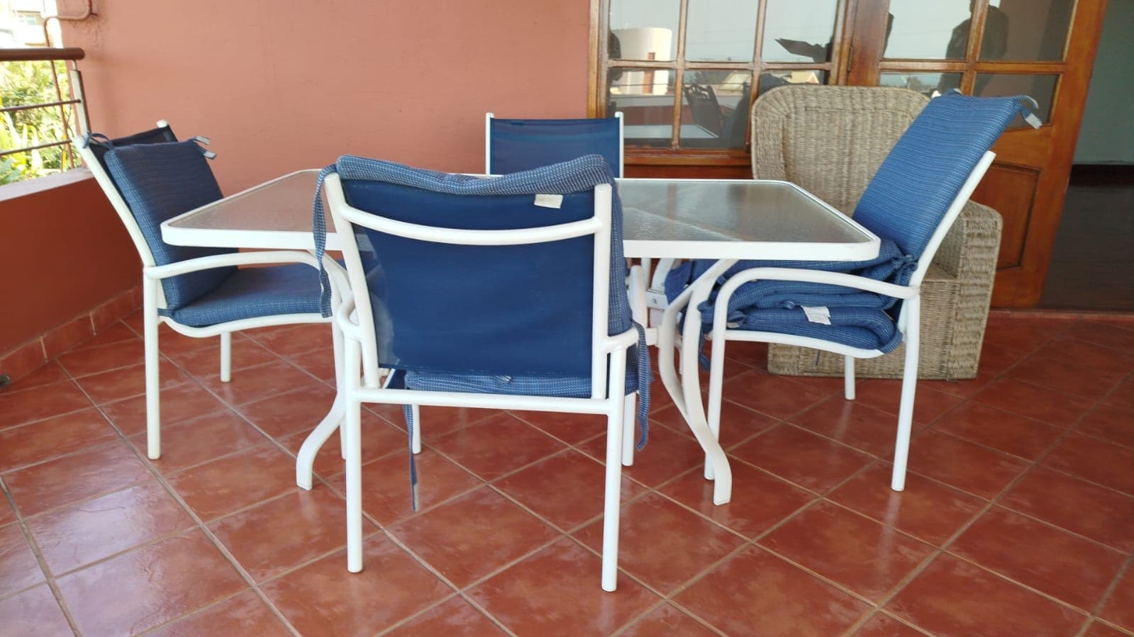 Mobiliario de vivienda — imagen 1