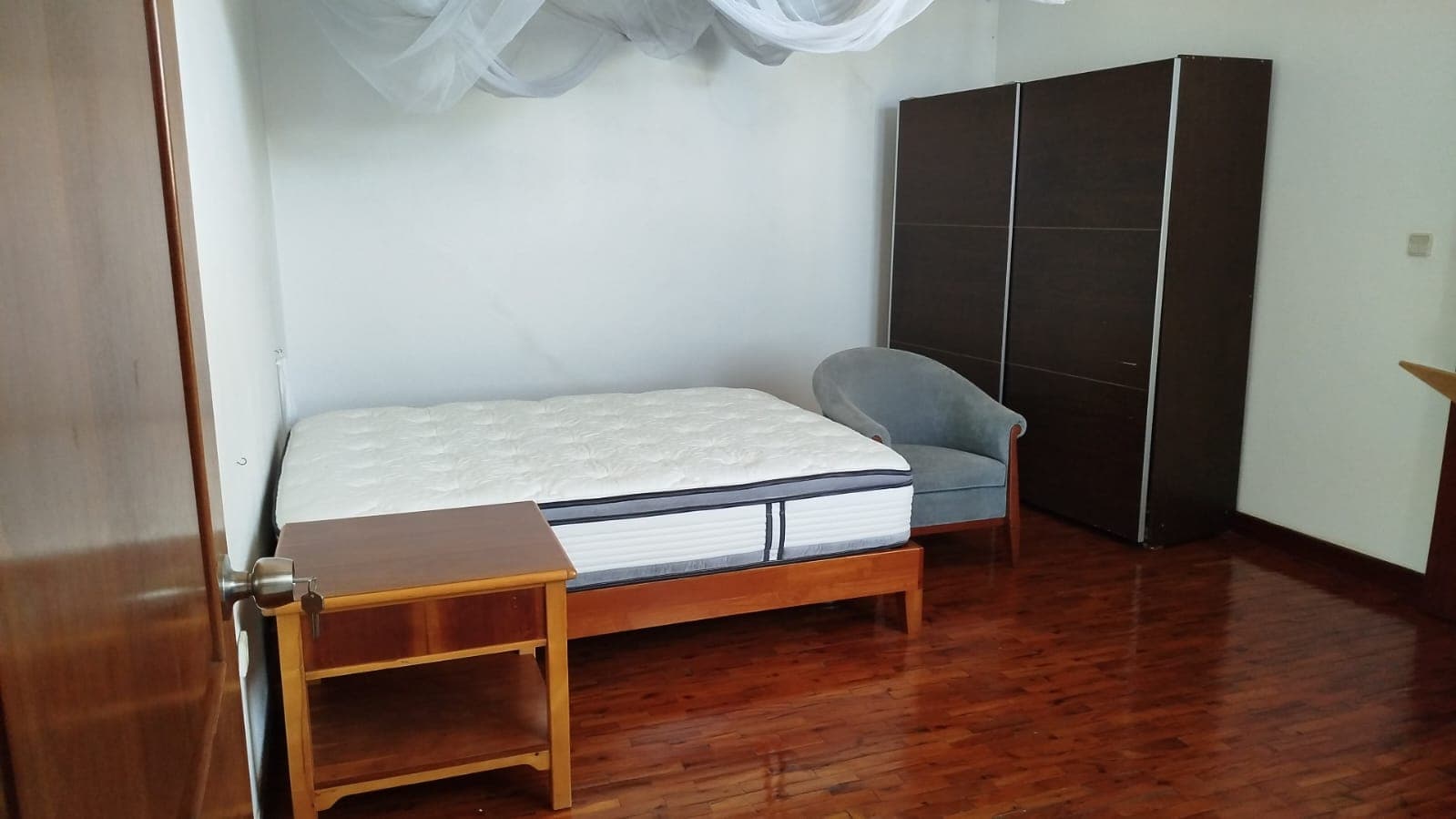 Mobiliario de vivienda — imagen 1