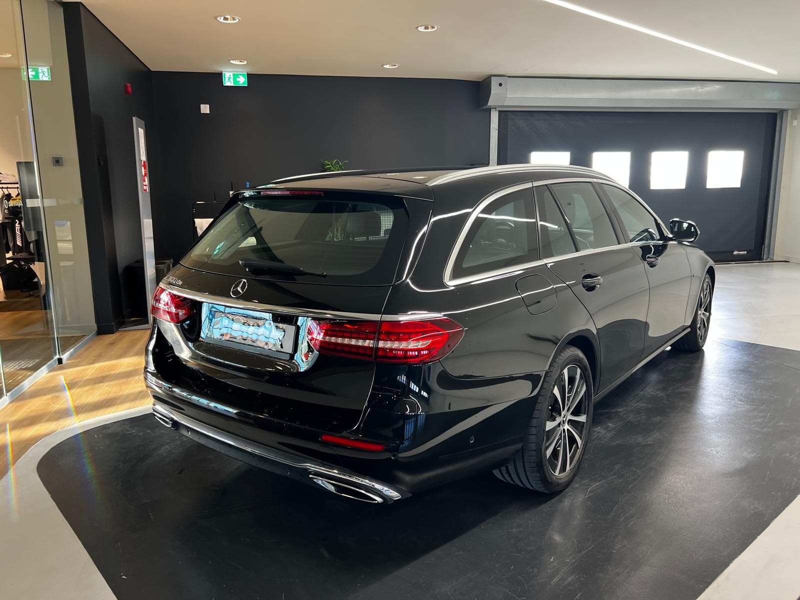 Mercedes-Benz E300 de · Ano 2020 — image 13