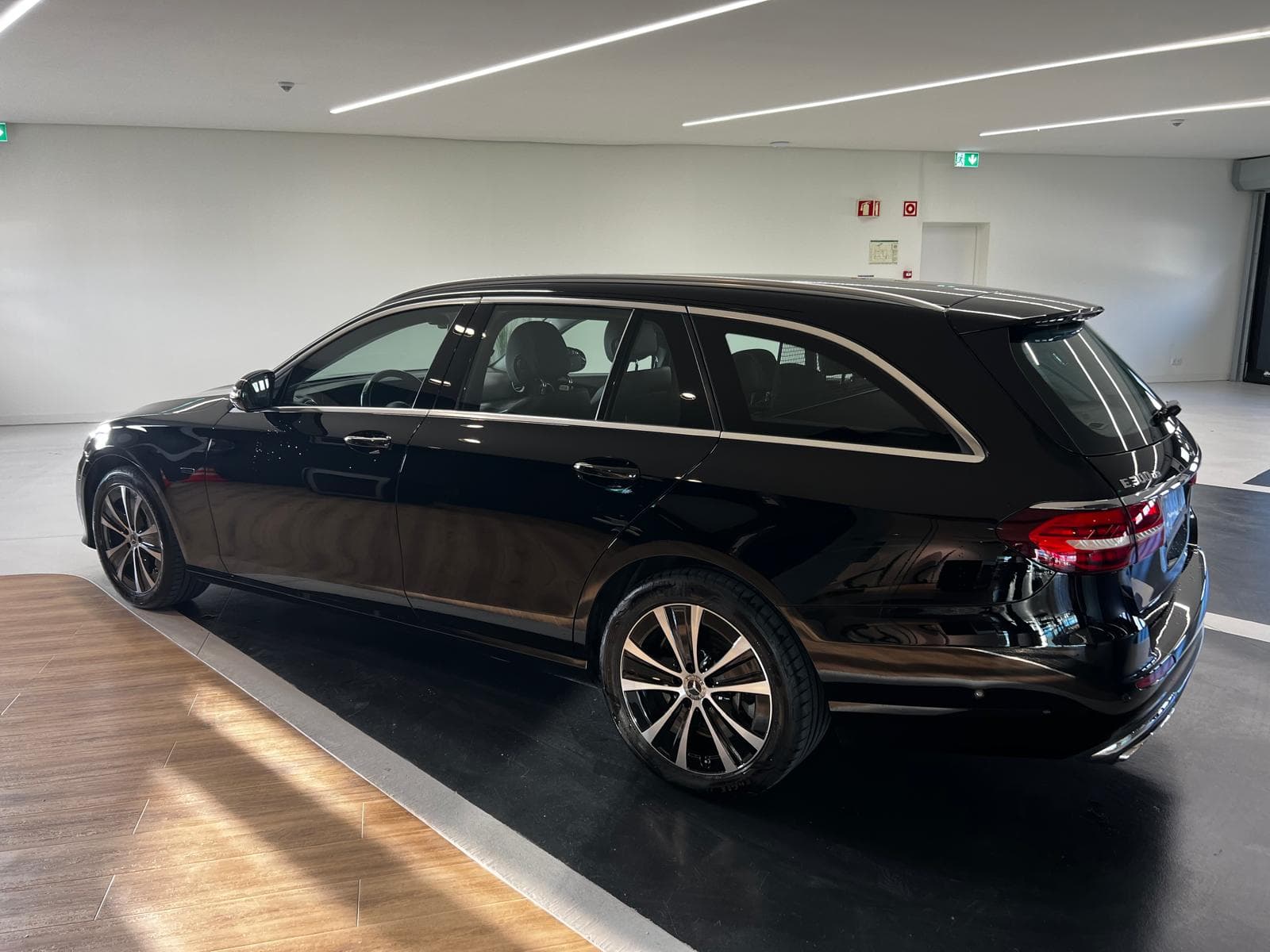 Mercedes-Benz E300 de · Ano 2020 — image 8