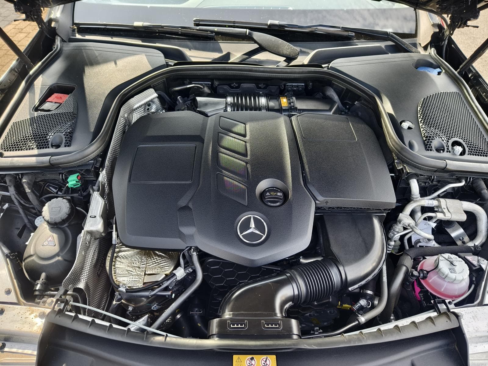 Mercedes-Benz E300 de · Ano 2020 — image 15