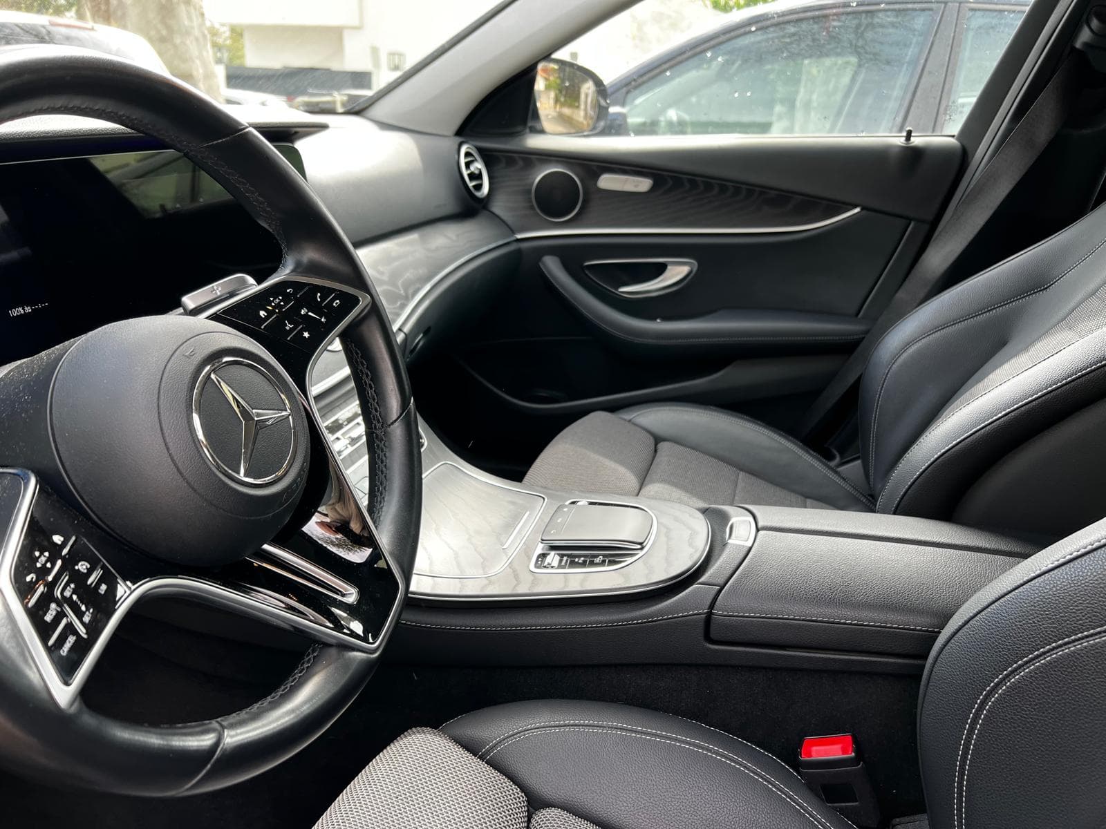 Mercedes-Benz E300 de · Ano 2020 — image 11